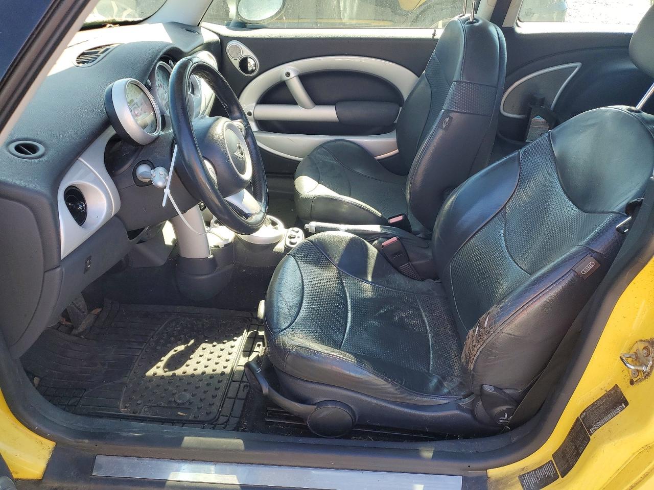 2004 Mini Cooper Yellow vin: WMWRC33424TJ59649