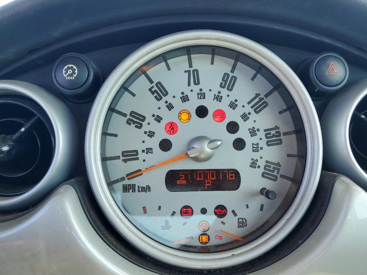 2004 Mini Cooper Yellow vin: WMWRC33424TJ59649
