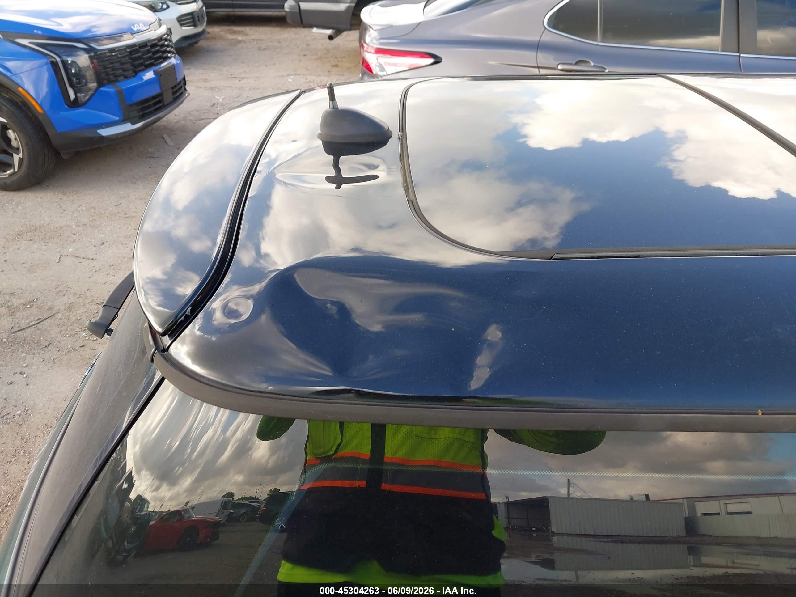 2005 Mini Cooper   Green vin: WMWRC33425TJ63850
