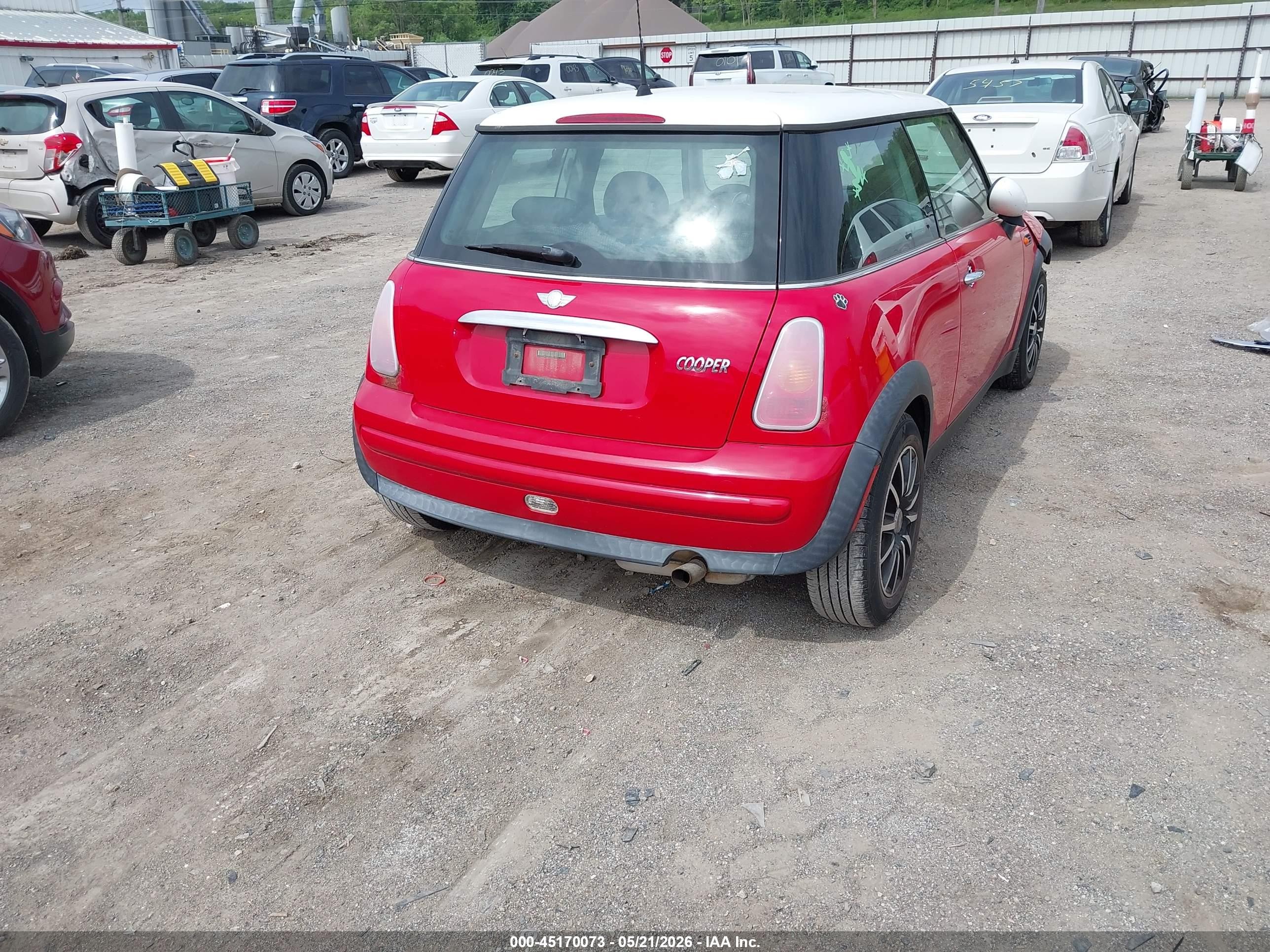 2003 Mini Cooper Red vin: WMWRC33433TC40144