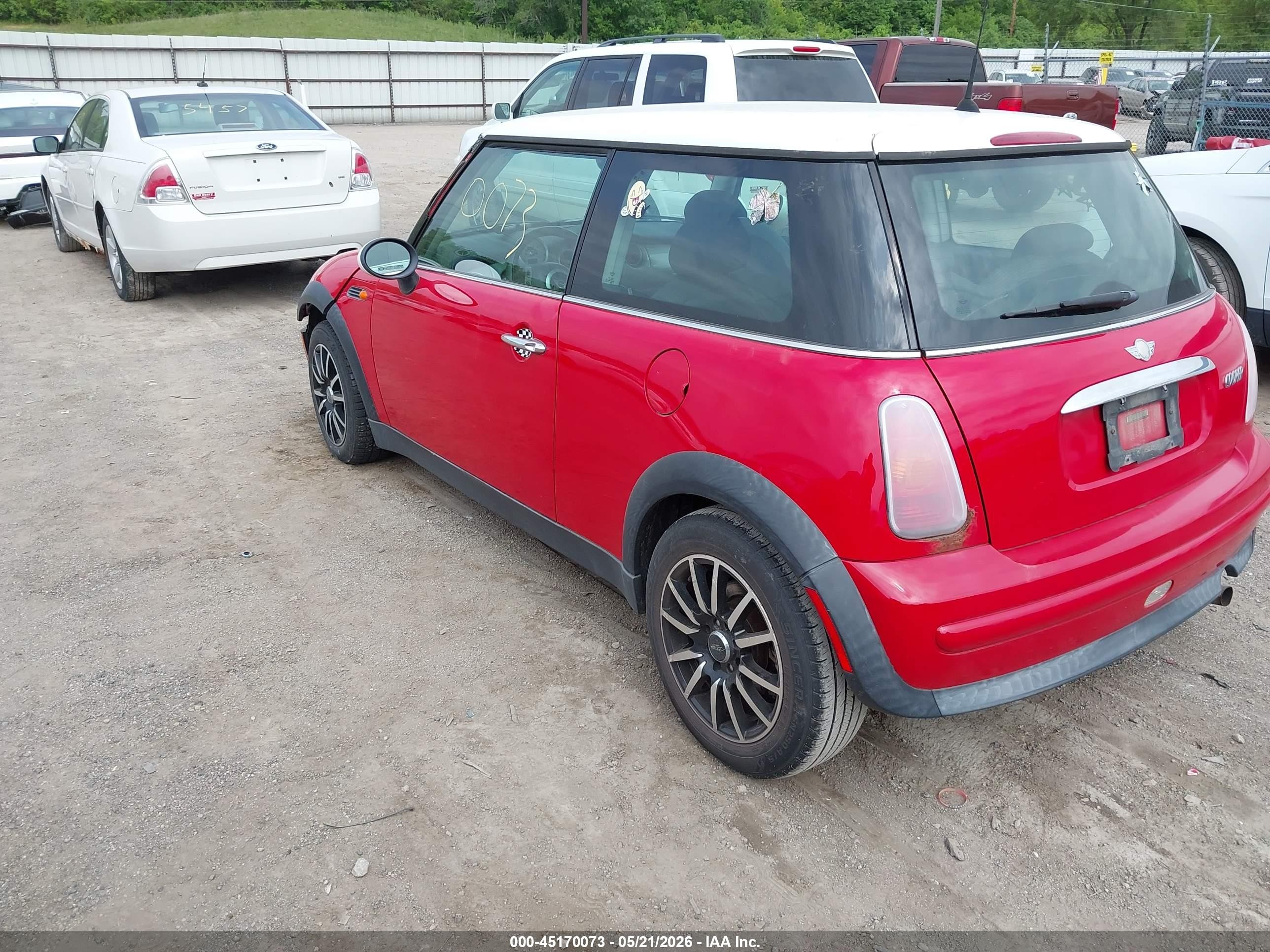 2003 Mini Cooper Red vin: WMWRC33433TC40144