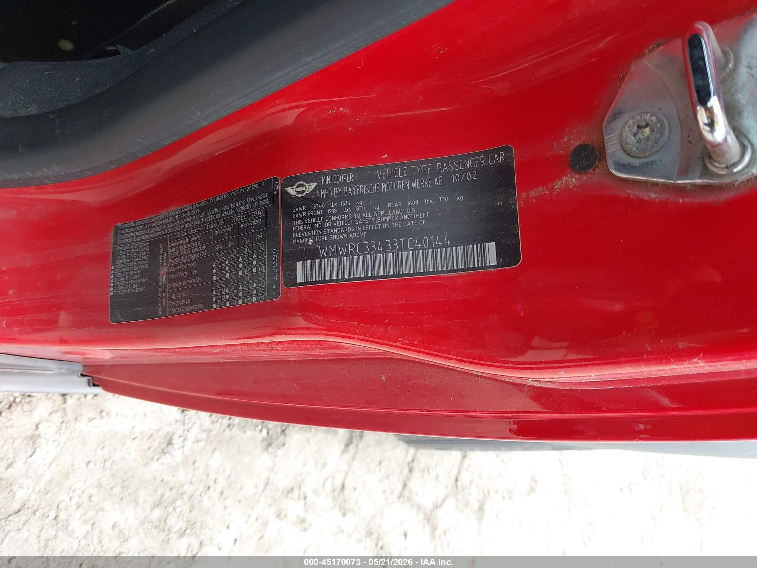 2003 Mini Cooper Red vin: WMWRC33433TC40144