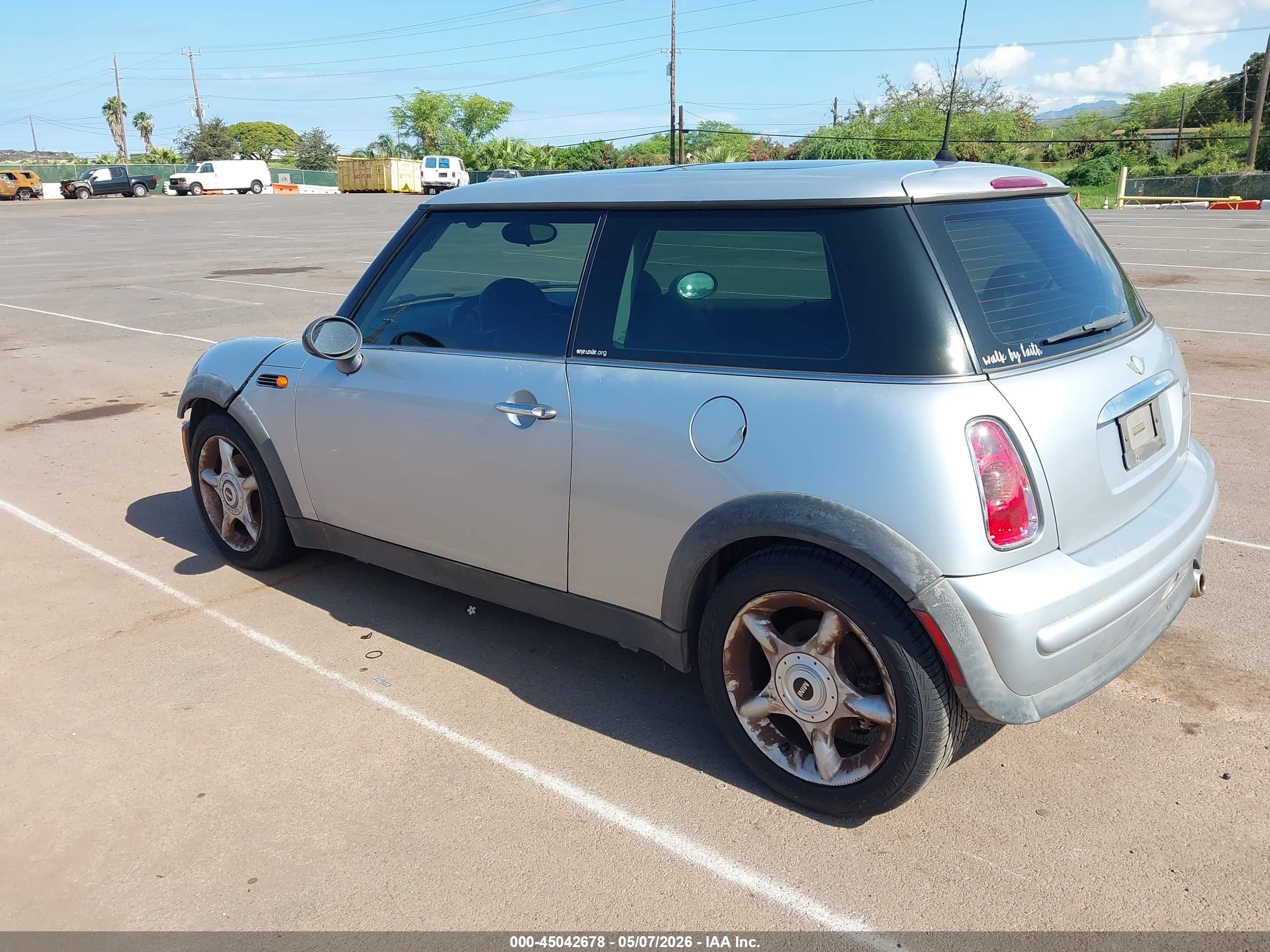 2003 Mini Cooper   Серебряный vin: WMWRC33433TJ50408