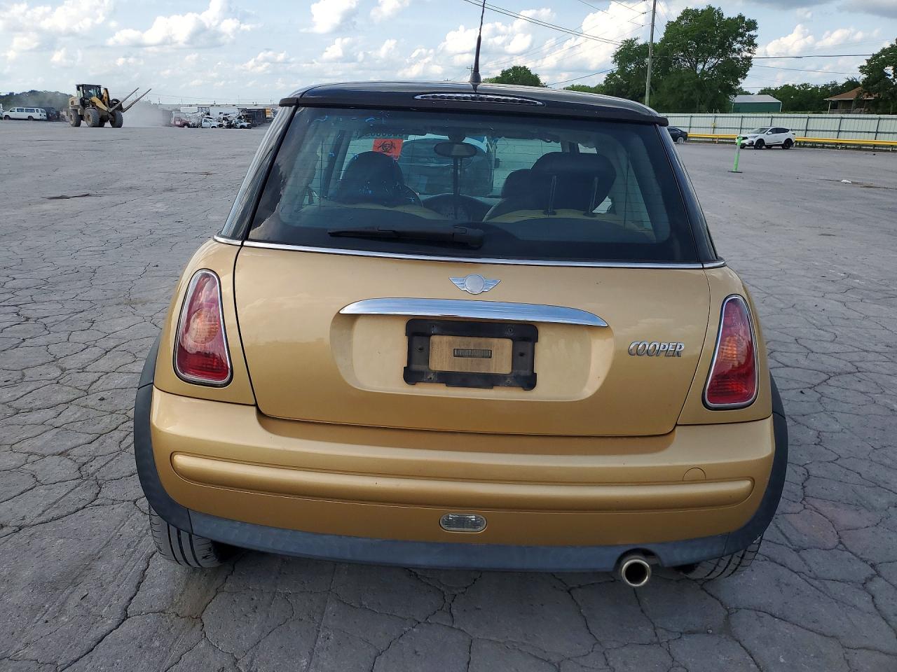 2003 Mini Cooper Gold vin: WMWRC33433TJ51459