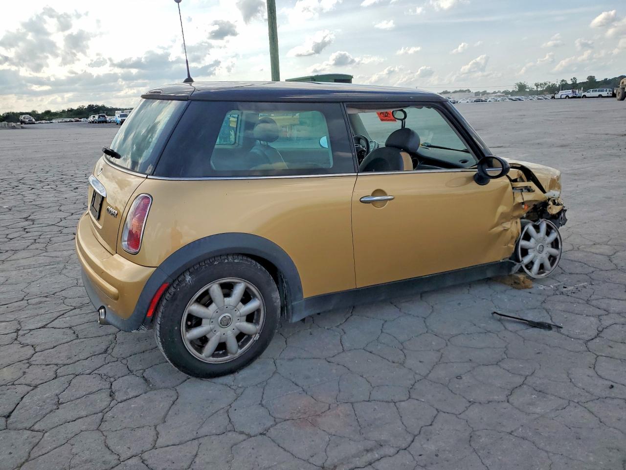 2003 Mini Cooper Gold vin: WMWRC33433TJ51459