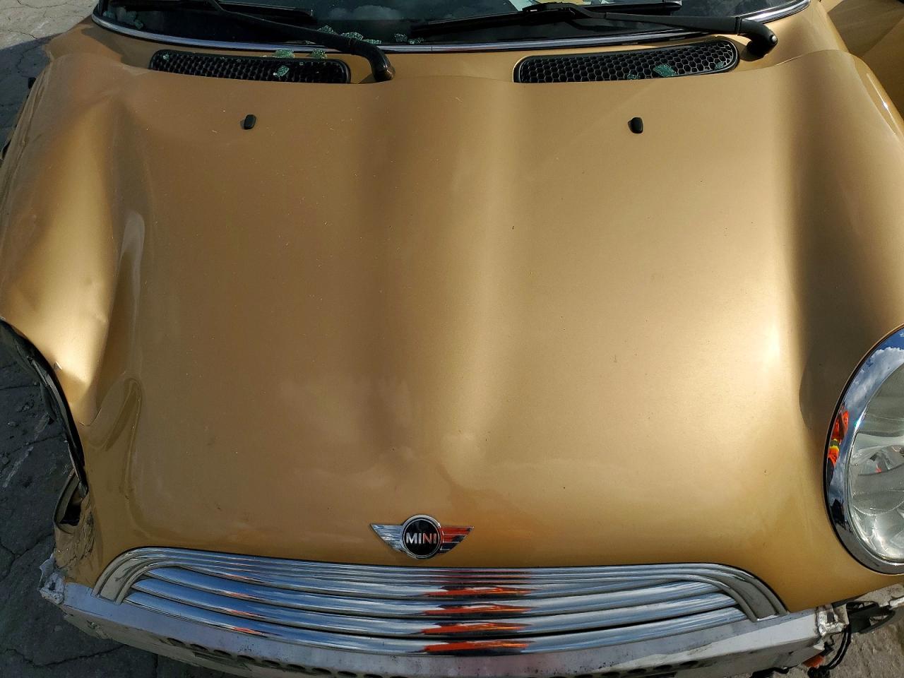 2003 Mini Cooper Gold vin: WMWRC33433TJ51459
