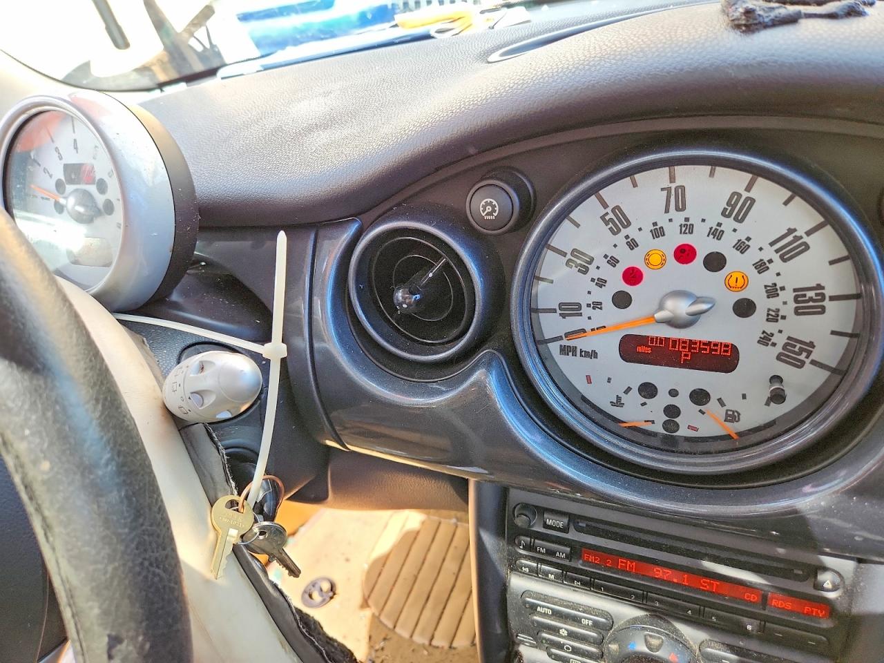 2003 Mini Cooper Gold vin: WMWRC33433TJ51459