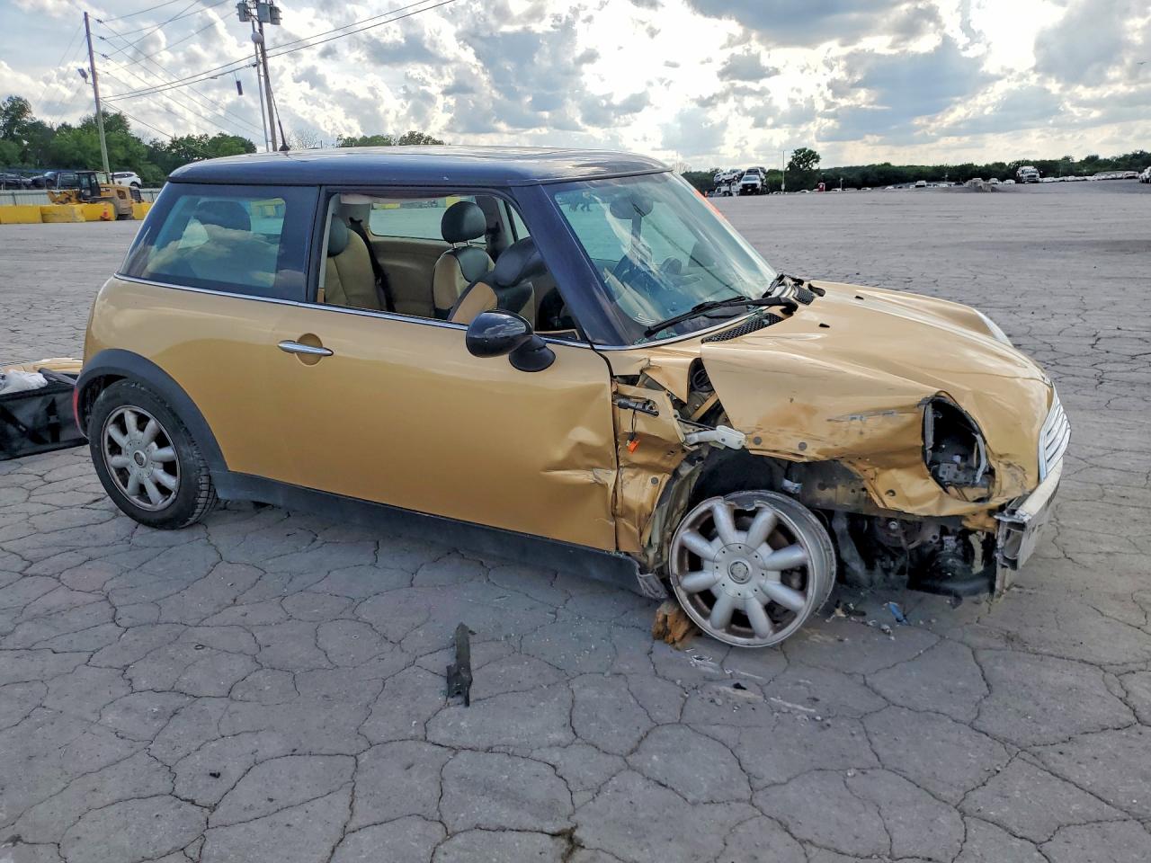 2003 Mini Cooper Gold vin: WMWRC33433TJ51459