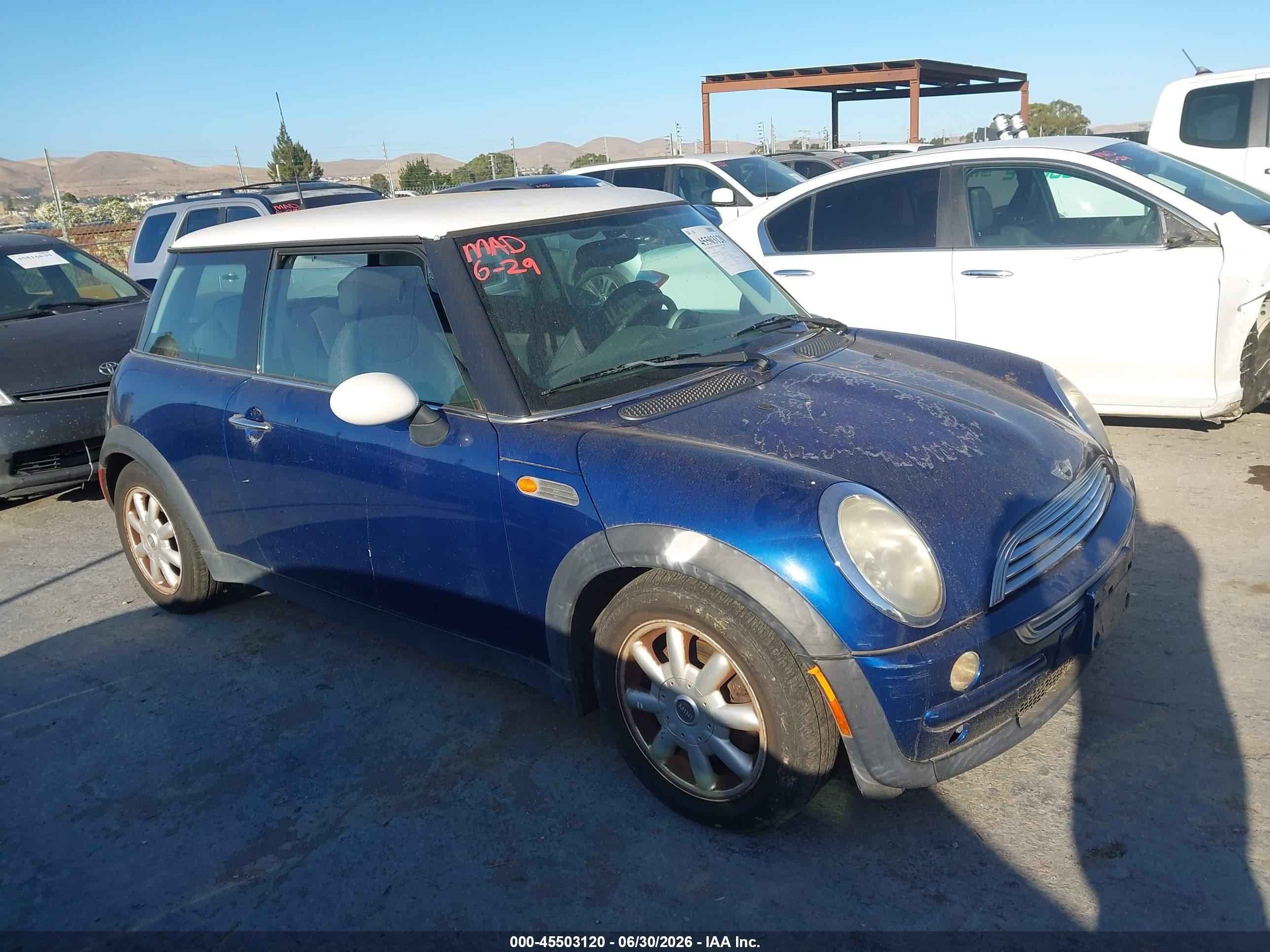 2004 Mini Cooper   Blue vin: WMWRC33434TC55812