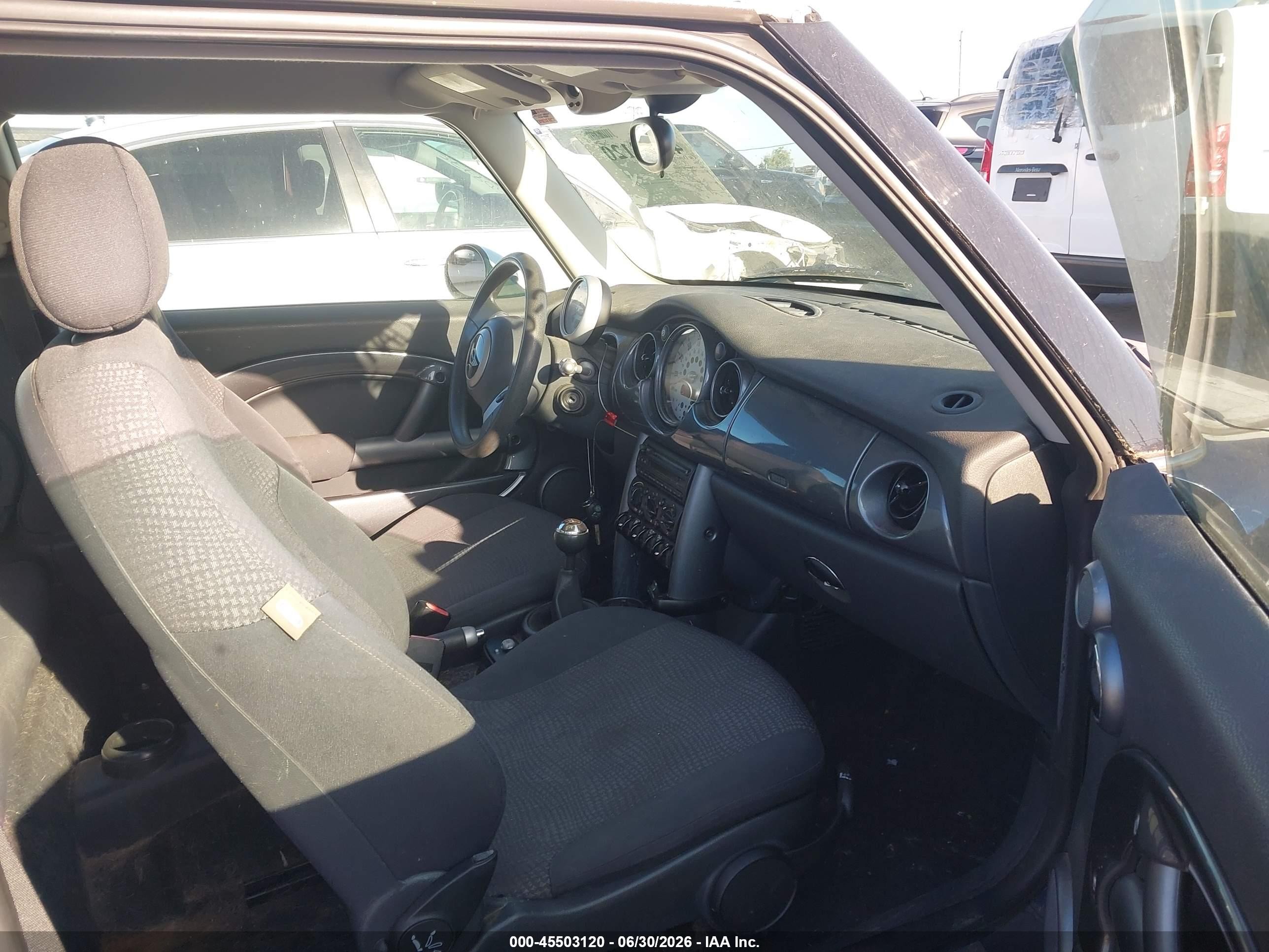 2004 Mini Cooper   Blue vin: WMWRC33434TC55812