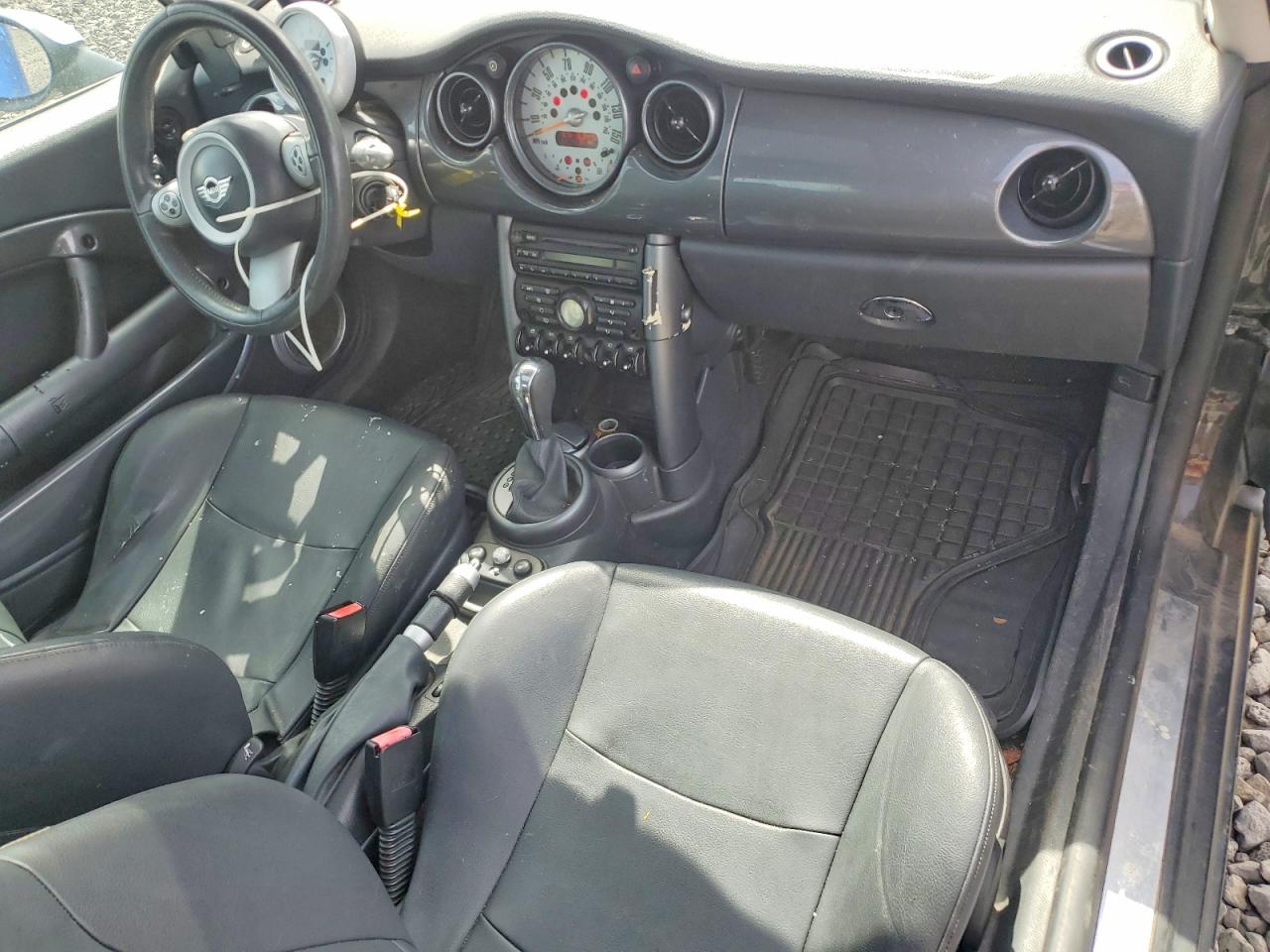 2005 Mini Cooper Black vin: WMWRC33435TJ66711