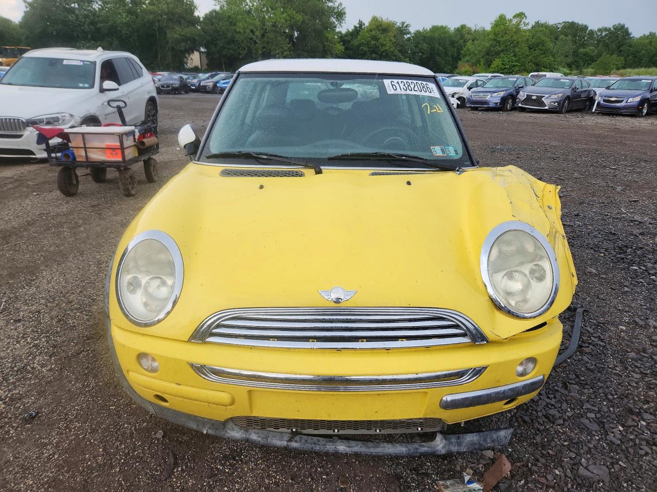 2002 Mini Cooper Yellow vin: WMWRC33442TC37896