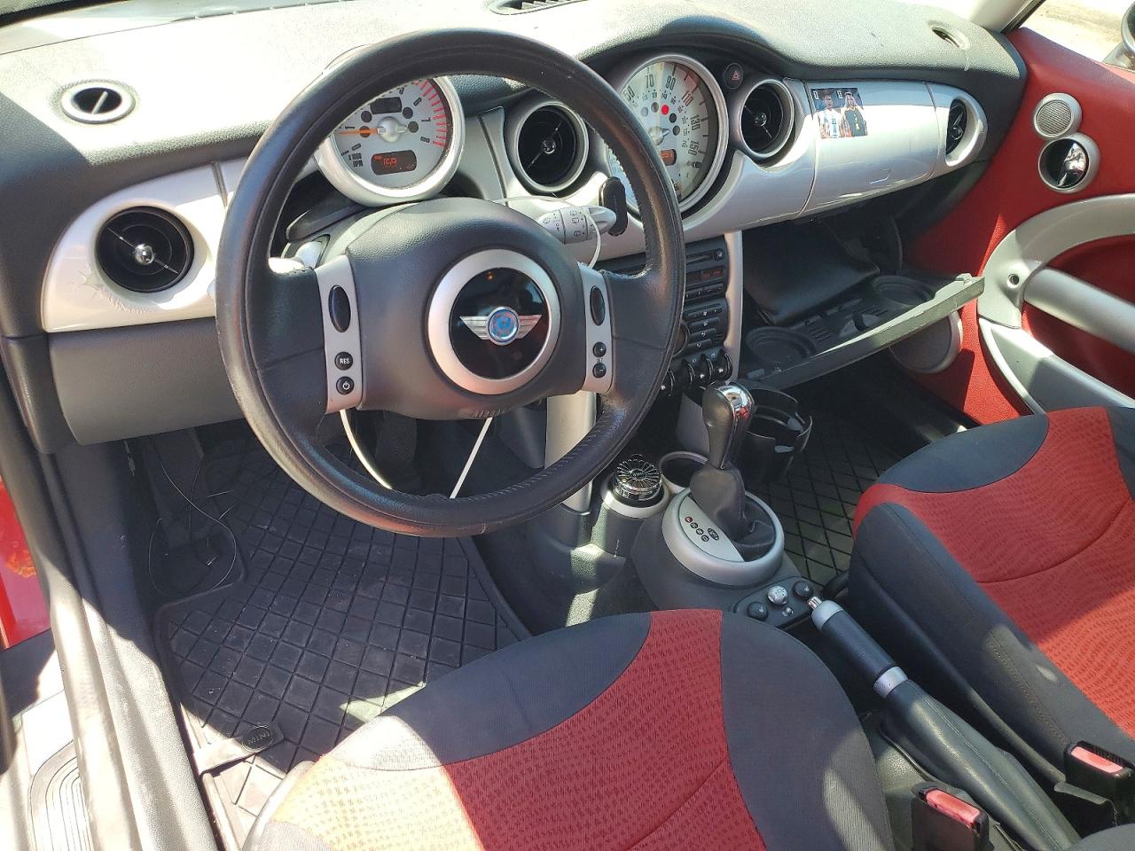 2002 Mini Cooper Red vin: WMWRC33442TE12342