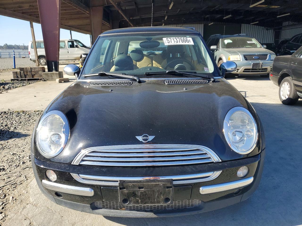 2003 Mini Cooper Base 2d Hatch Black vin: WMWRC33443TE15792