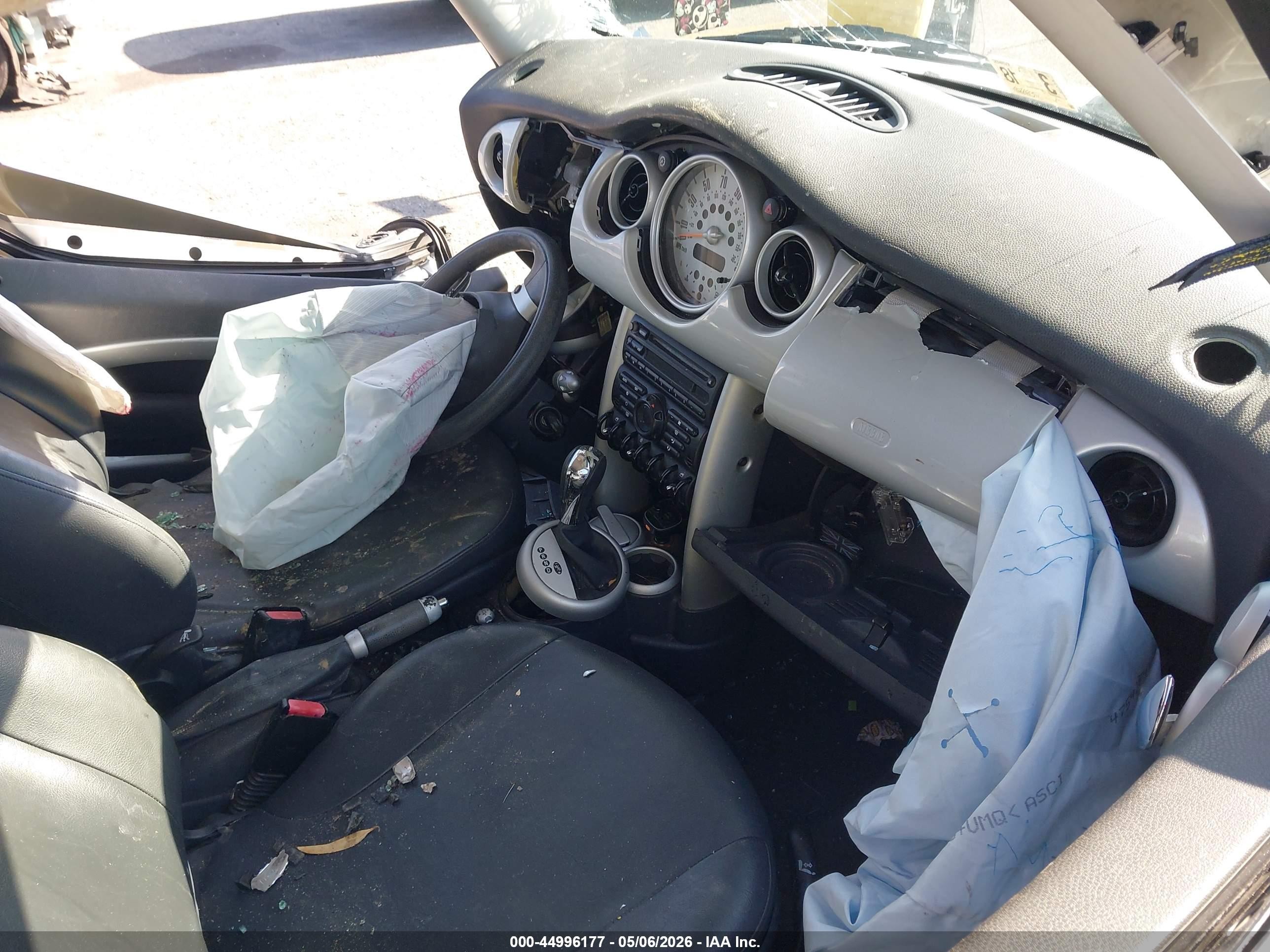 2003 Mini Cooper   Silver vin: WMWRC33443TE16764