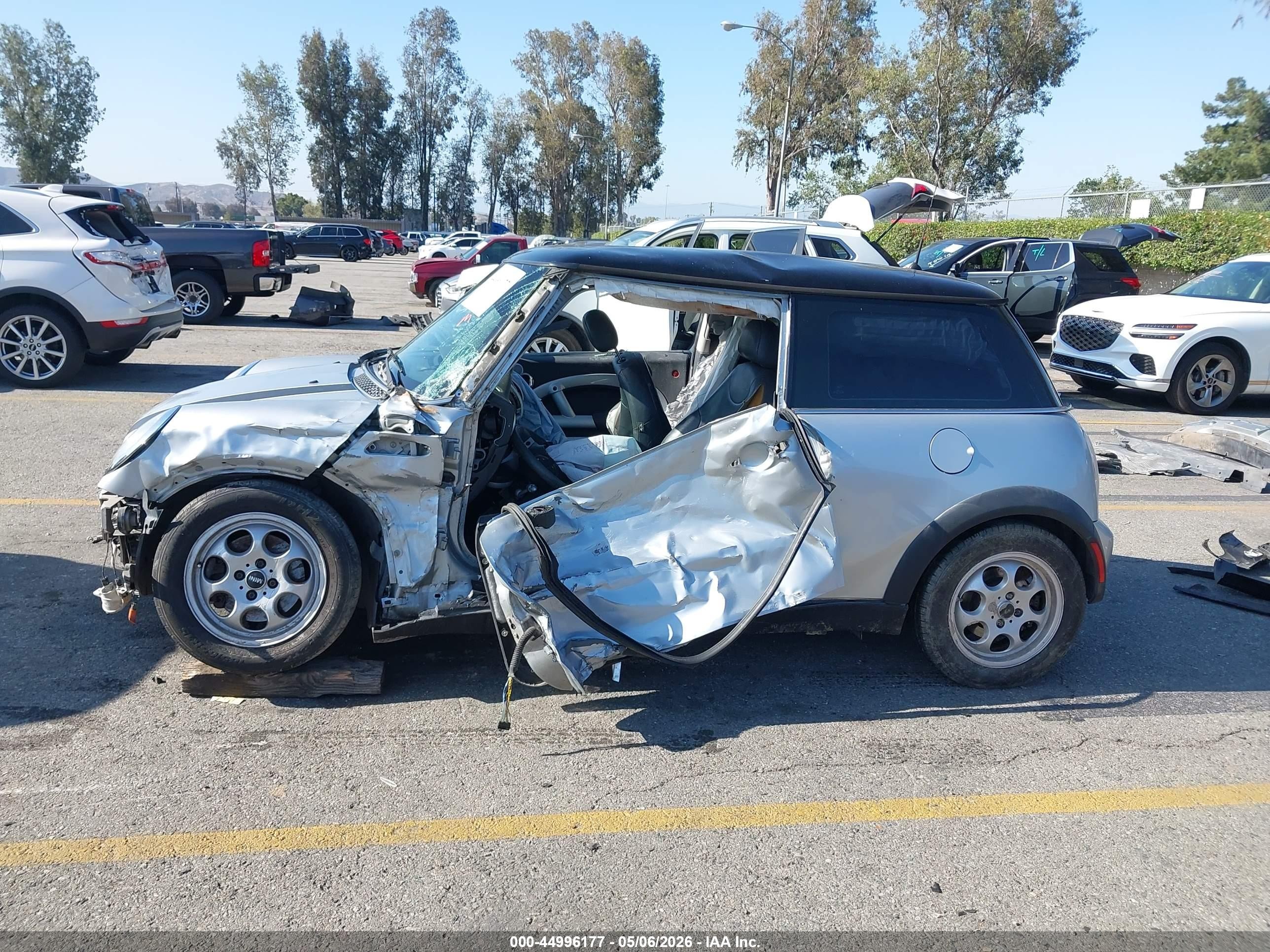 2003 Mini Cooper   Silver vin: WMWRC33443TE16764