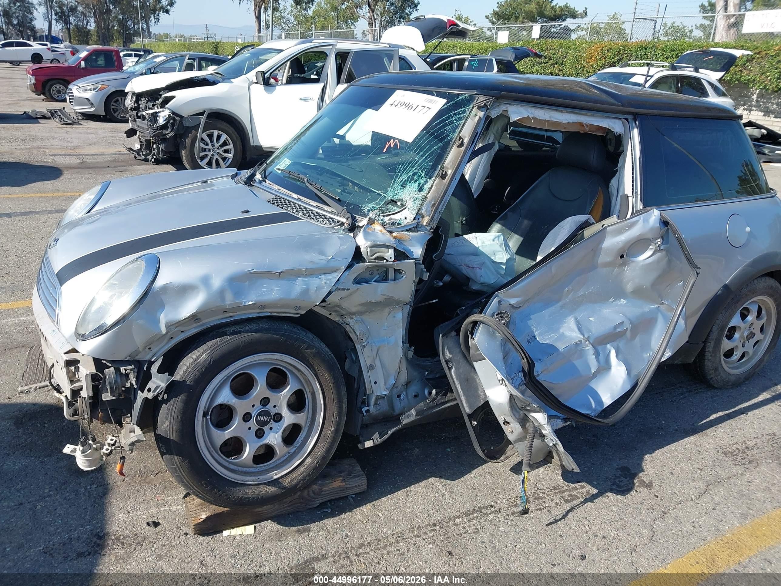 2003 Mini Cooper   Silver vin: WMWRC33443TE16764
