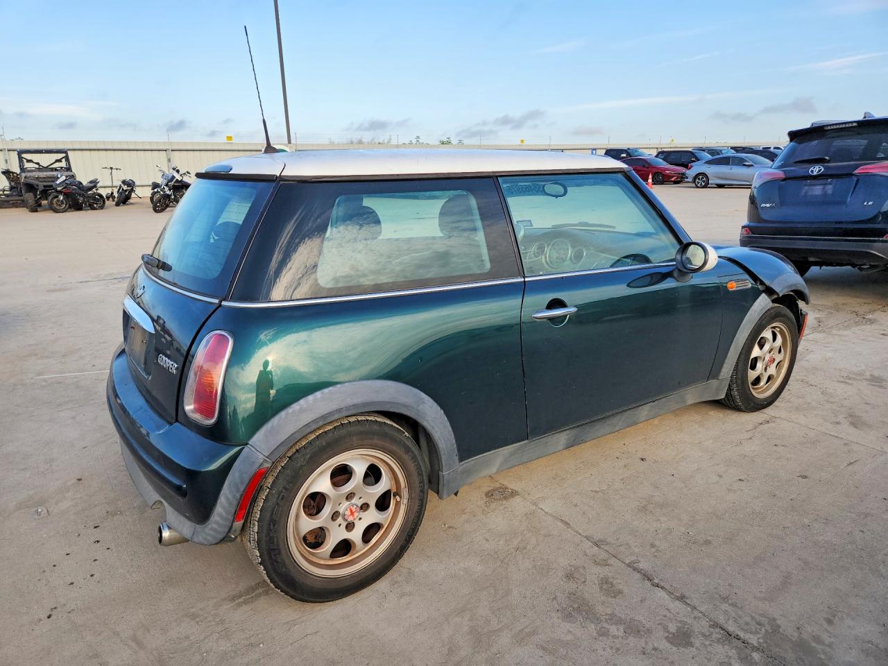 2003 Mini Cooper Green vin: WMWRC33443TJ50921