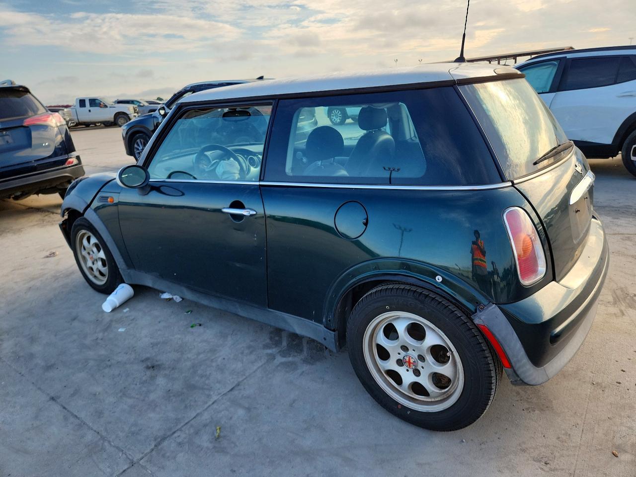 2003 Mini Cooper Green vin: WMWRC33443TJ50921
