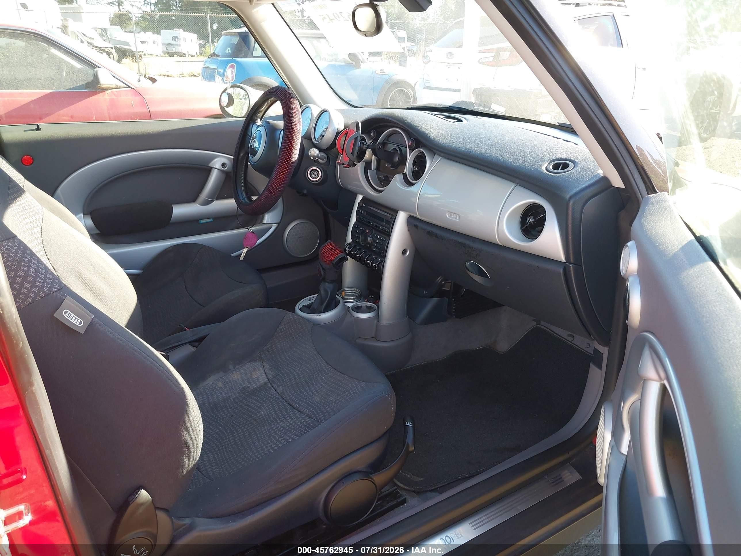 2003 Mini Cooper   Красный vin: WMWRC33453TE16773