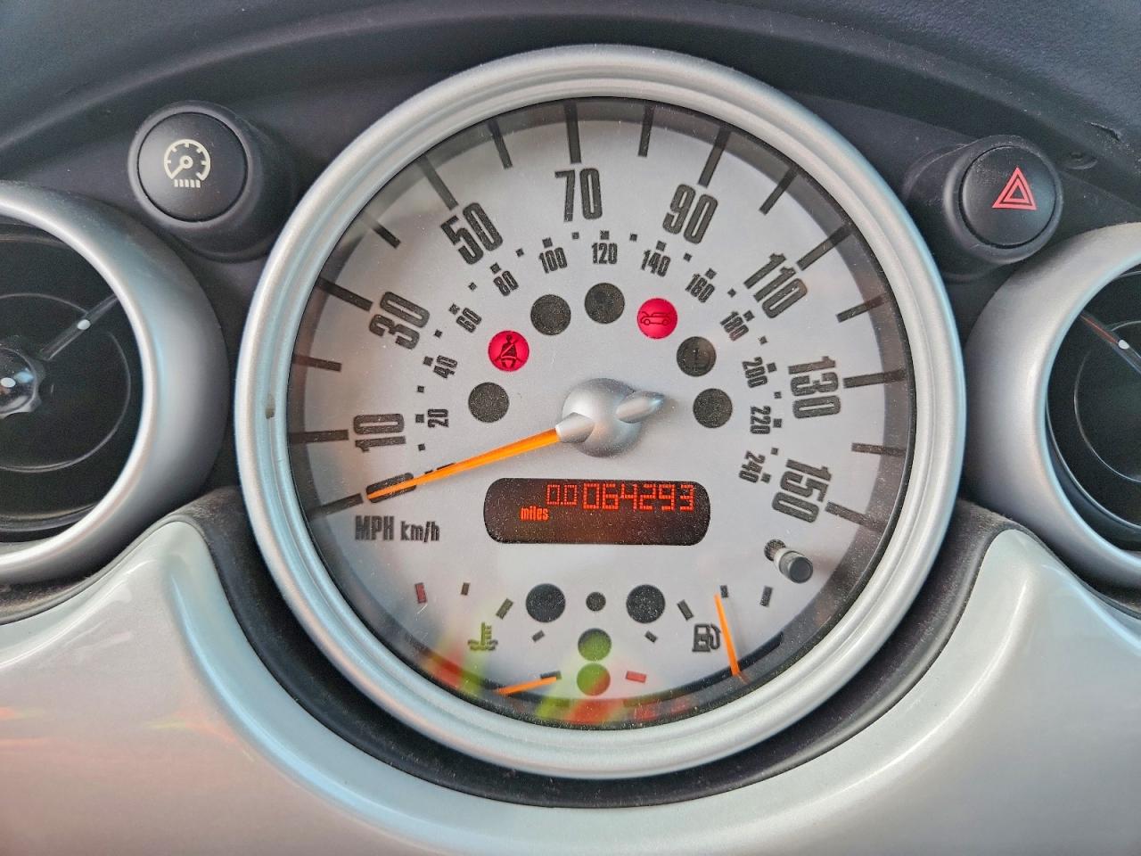 2004 Mini Cooper Silver vin: WMWRC33454TC53043