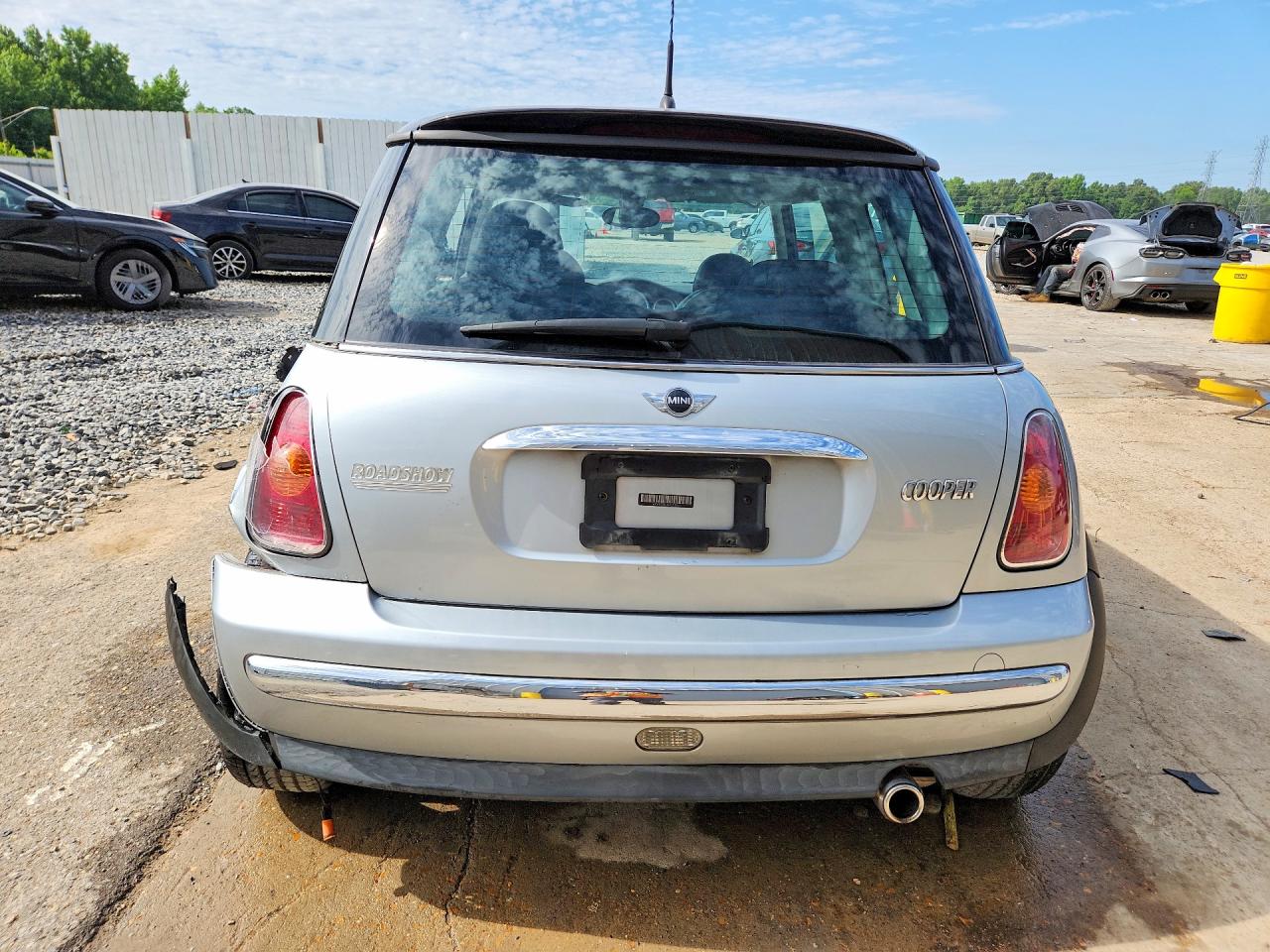 2004 Mini Cooper Silver vin: WMWRC33454TC53043