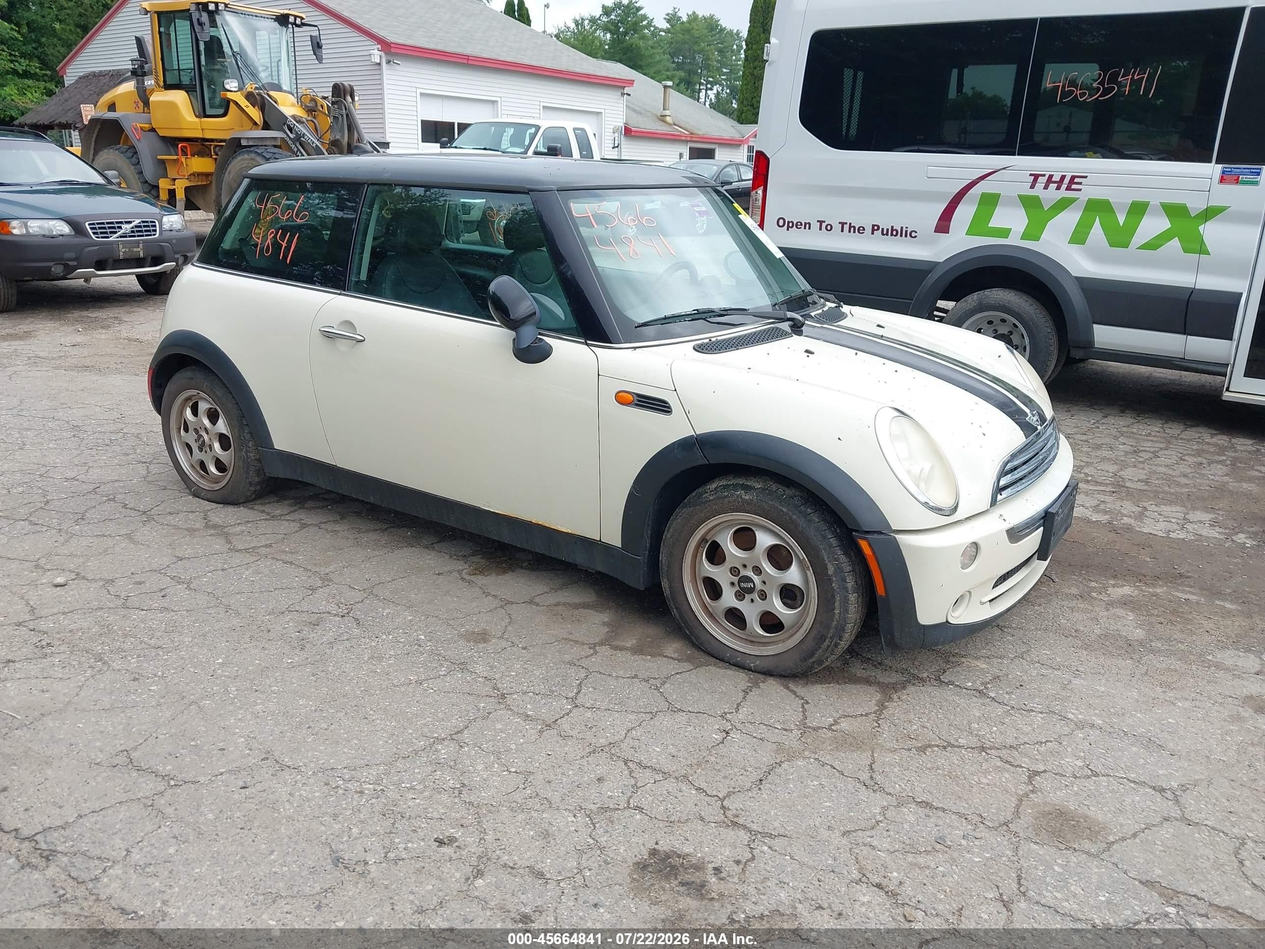 2005 Mini Cooper   Кремовый vin: WMWRC33455TC59491