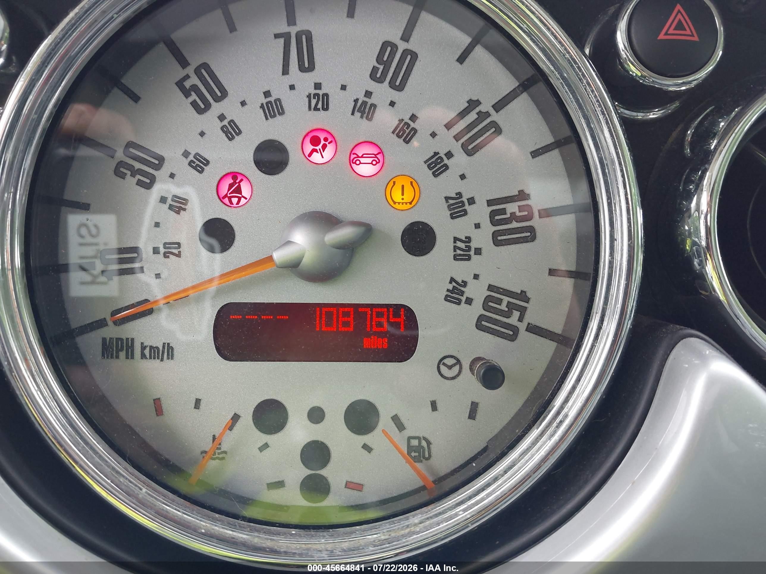 2005 Mini Cooper   Cream vin: WMWRC33455TC59491