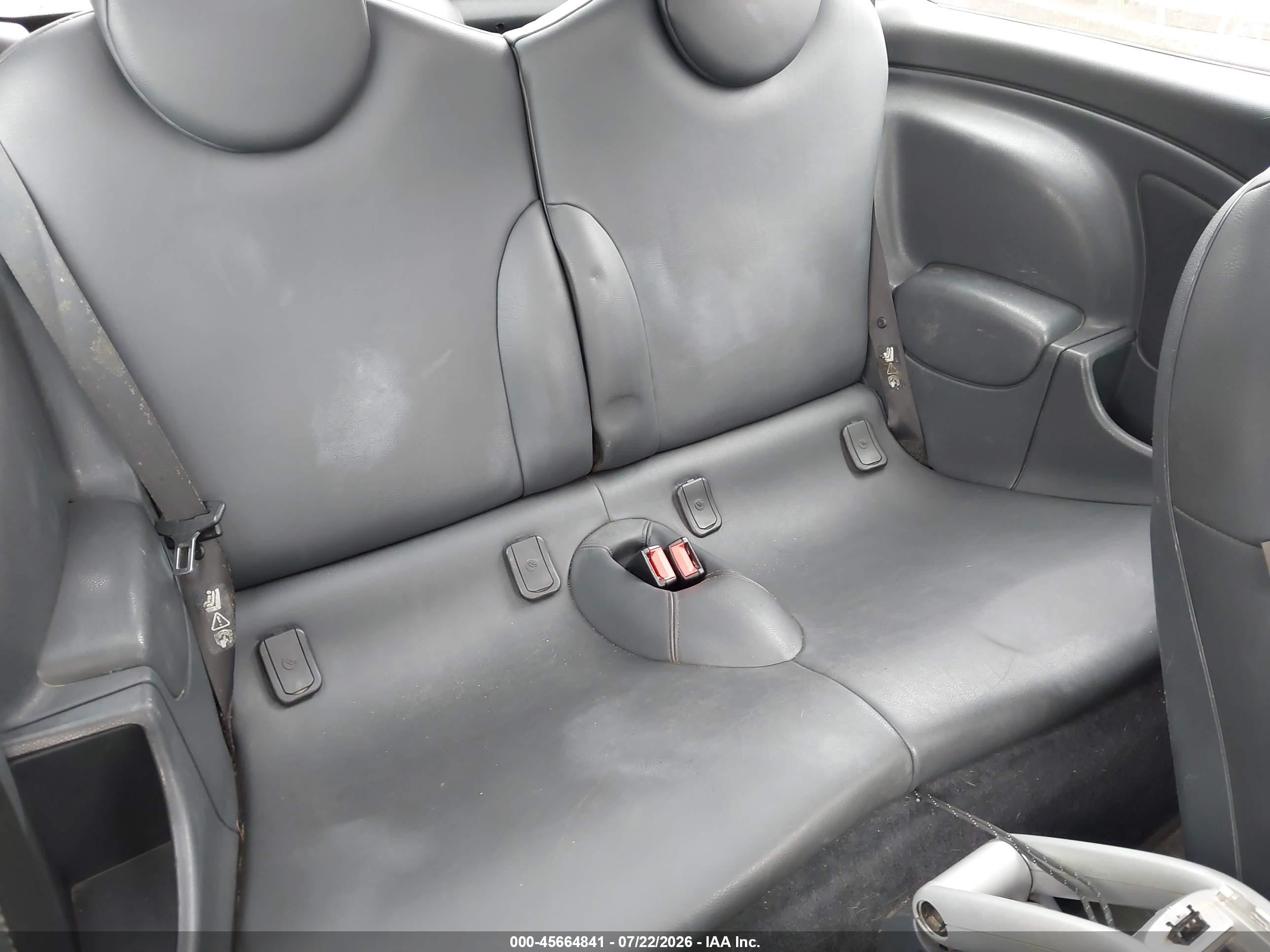 2005 Mini Cooper   Cream vin: WMWRC33455TC59491