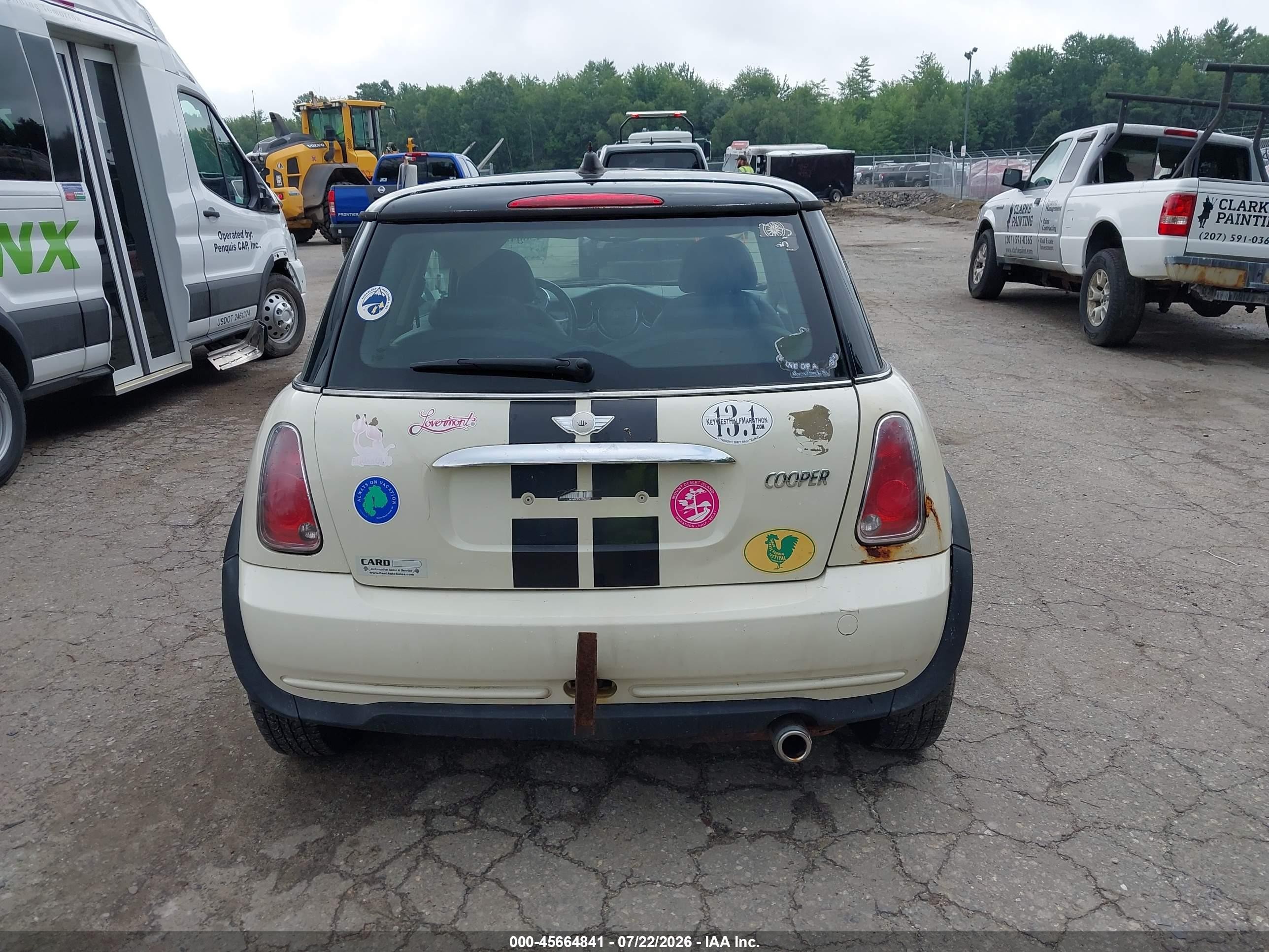2005 Mini Cooper   Cream vin: WMWRC33455TC59491