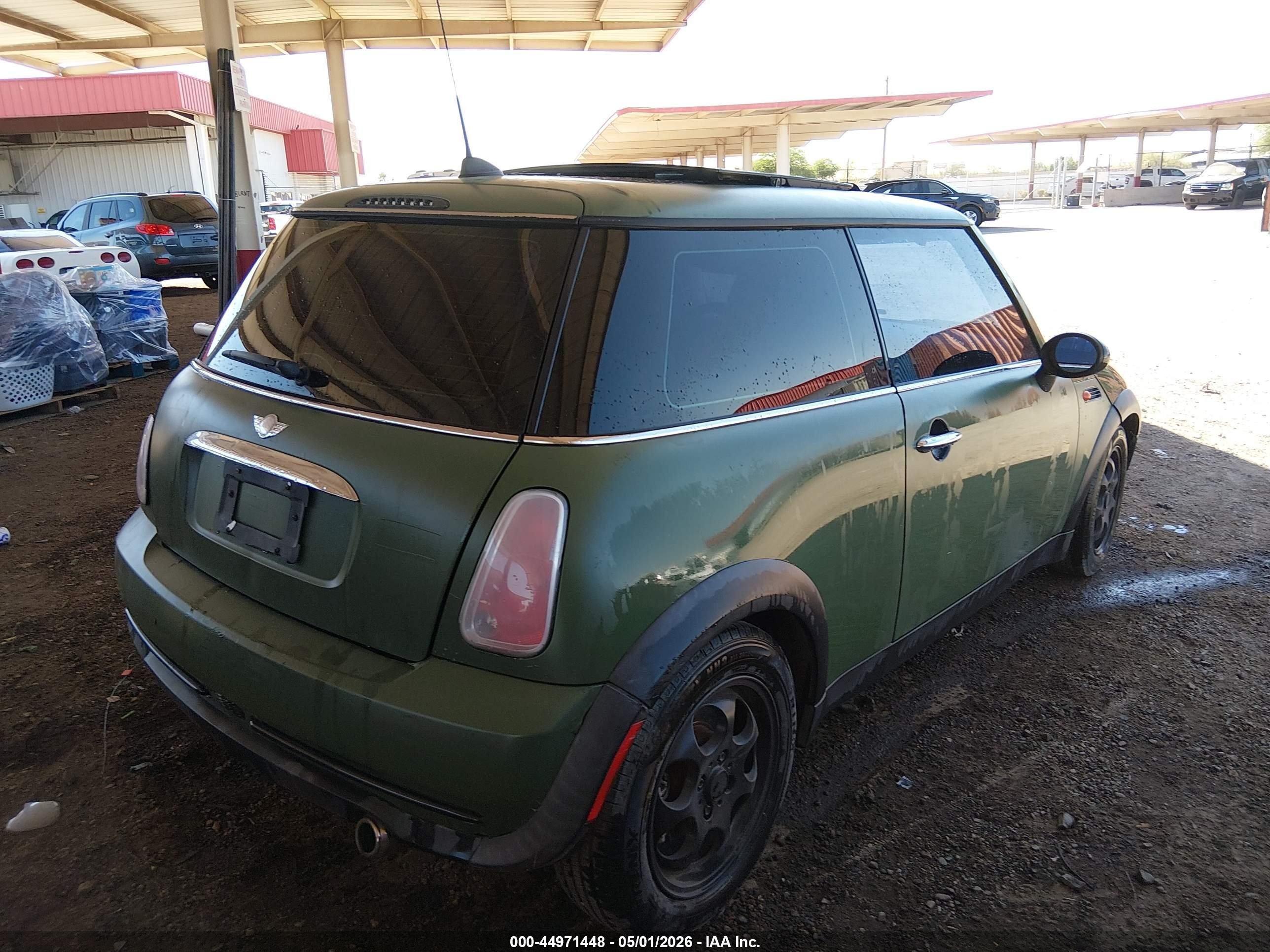 2005 Mini Cooper   Green vin: WMWRC33455TJ65897