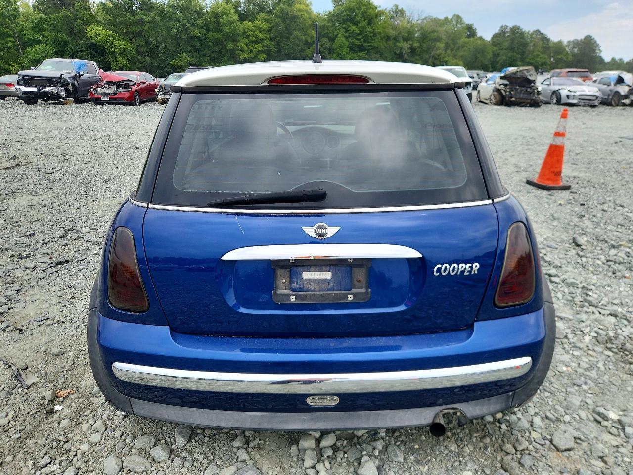 2003 Mini Cooper Base Blue vin: WMWRC33483TC41063