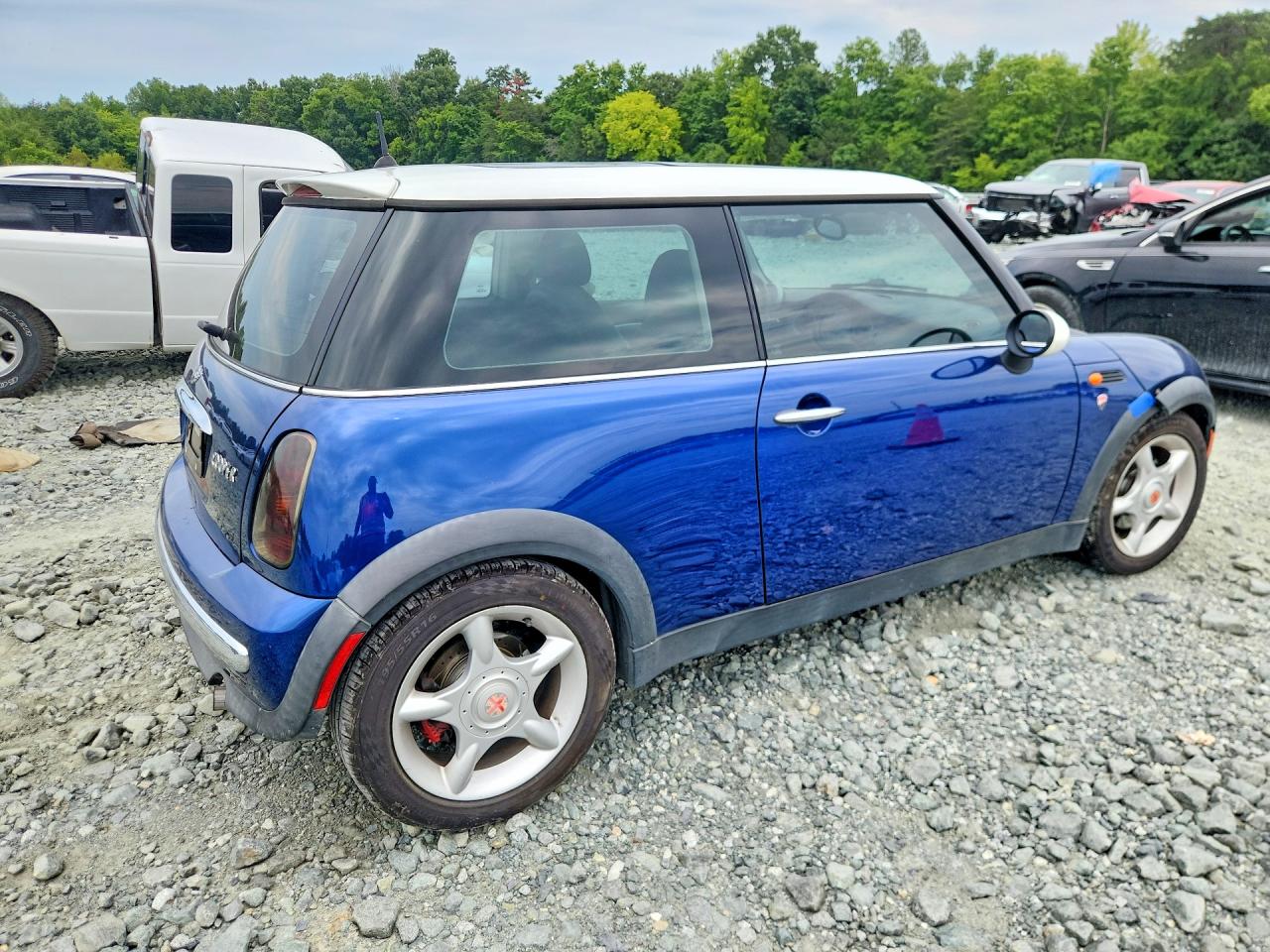 2003 Mini Cooper Base Blue vin: WMWRC33483TC41063