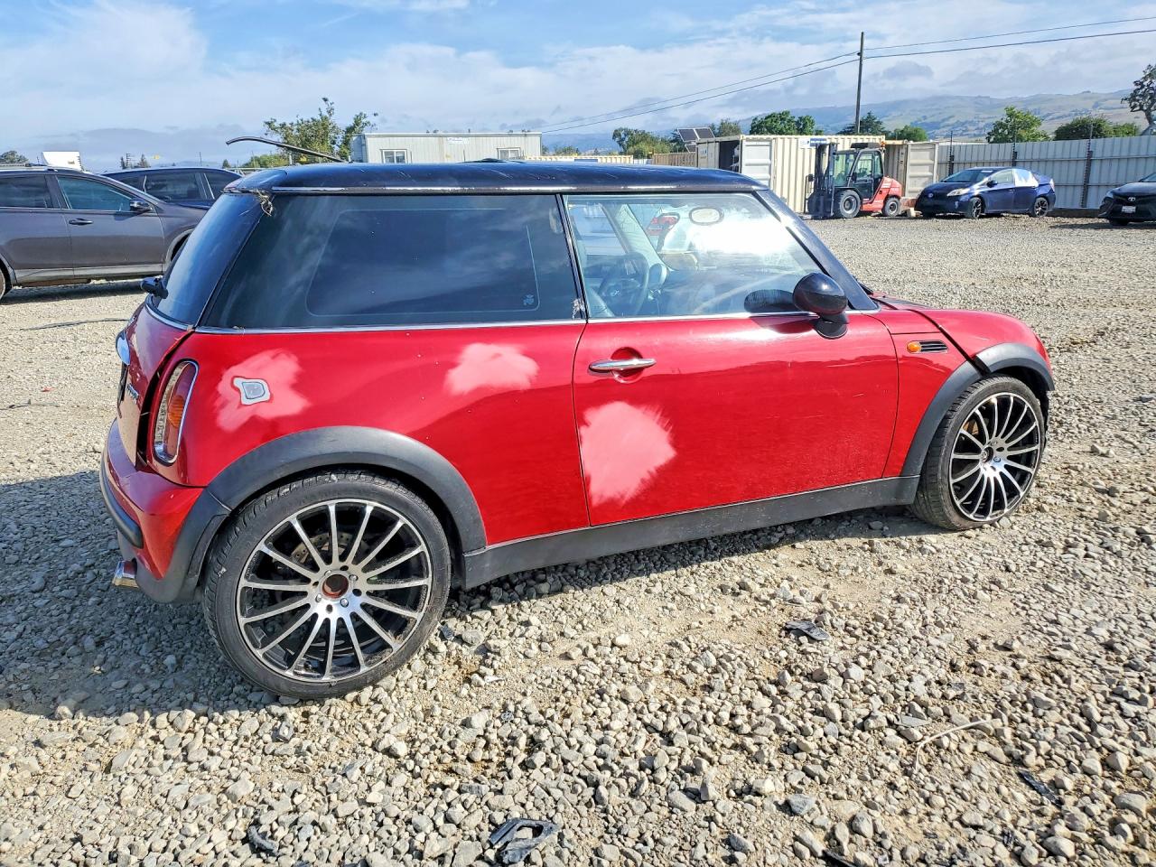 2004 Mini Cooper Red vin: WMWRC33484TC49889