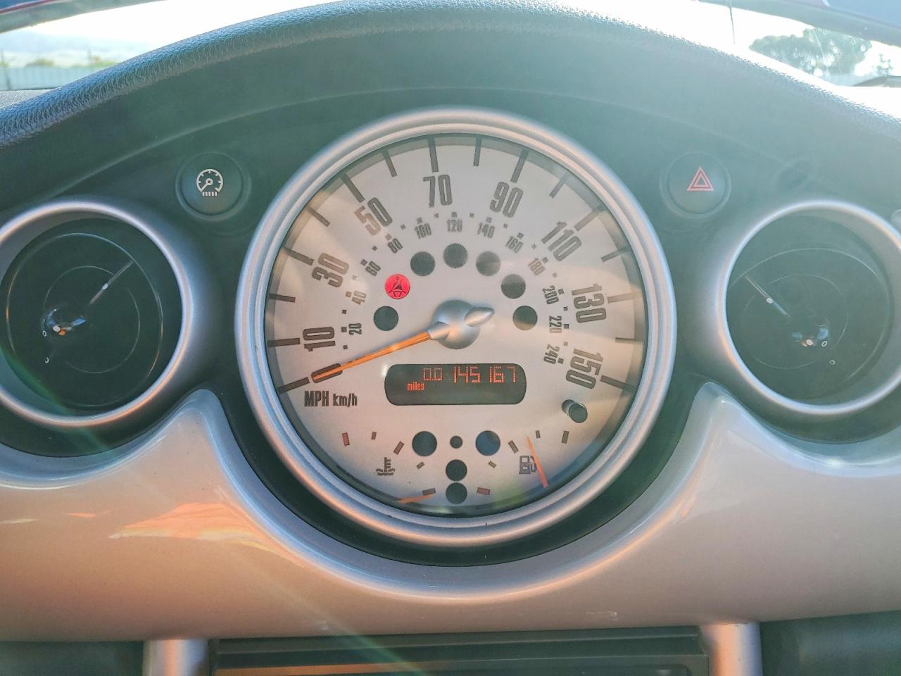 2004 Mini Cooper Red vin: WMWRC33484TC49889