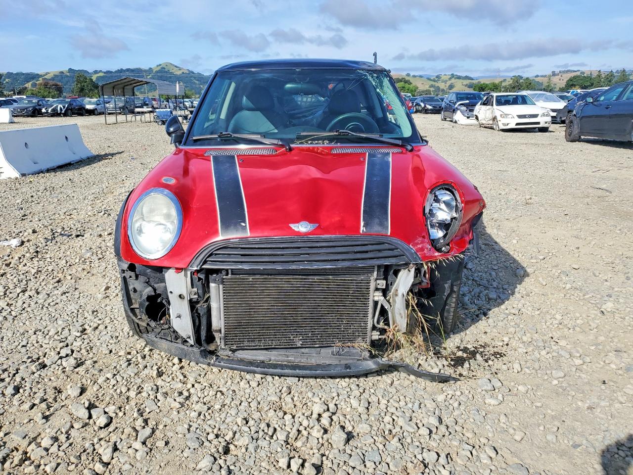 2004 Mini Cooper Red vin: WMWRC33484TC49889