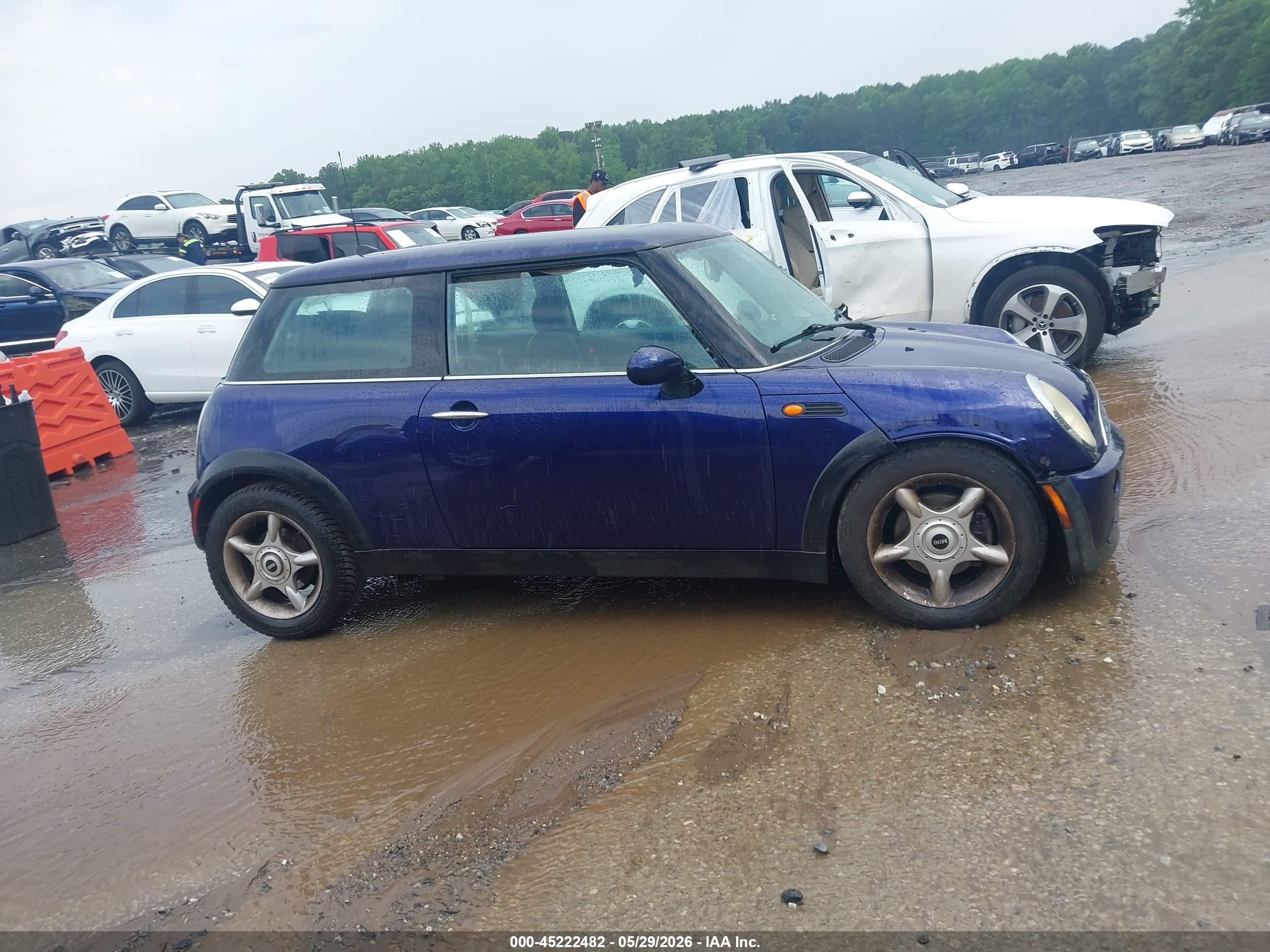 2005 Mini Cooper   Blue vin: WMWRC33485TJ66025