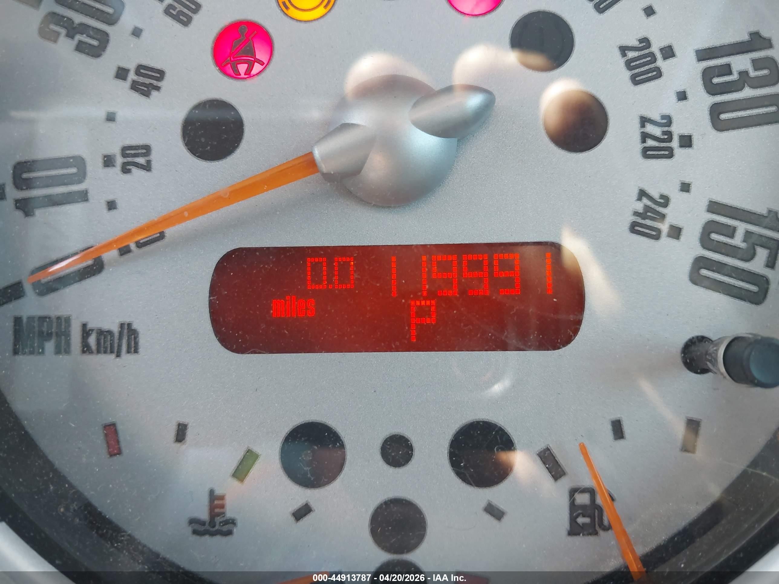 2003 Mini Cooper   Silver vin: WMWRC33493TE18610