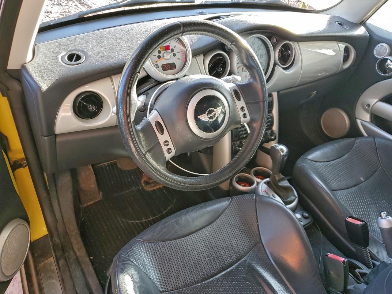 2004 Mini Cooper Yellow vin: WMWRC33494TJ56490