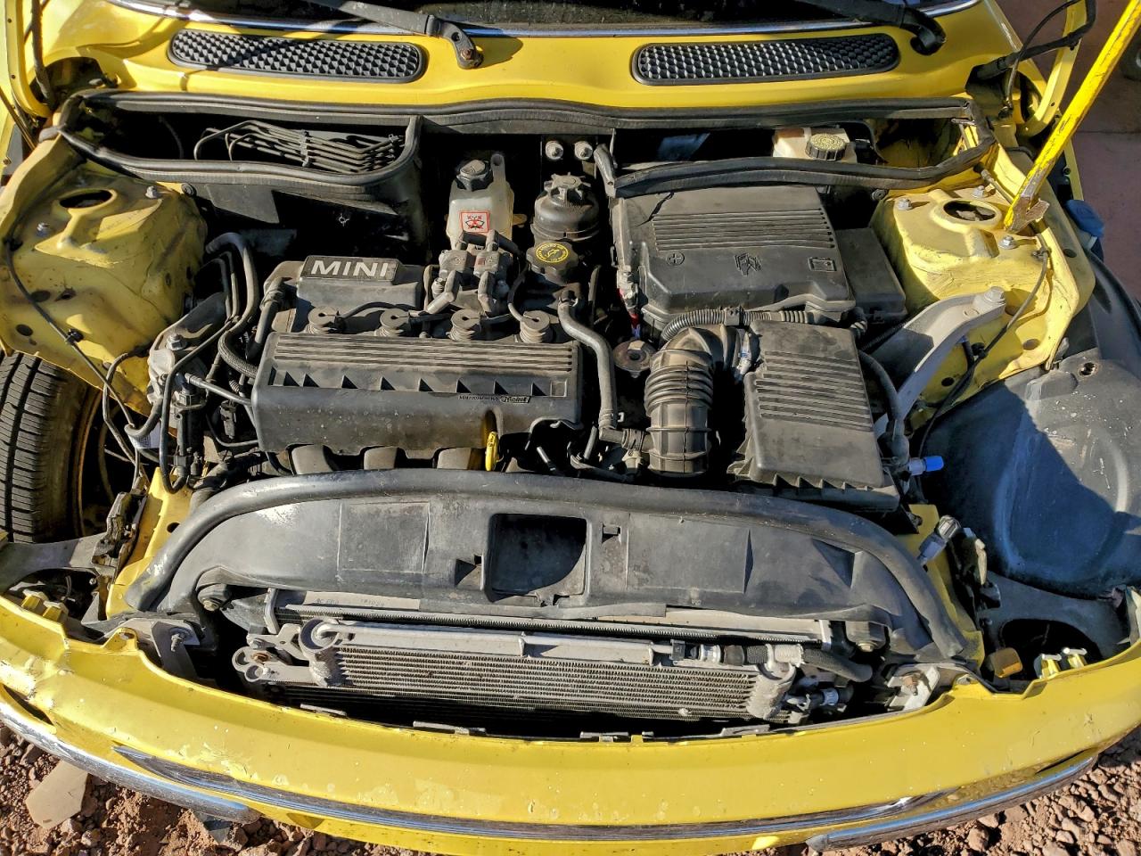 2004 Mini Cooper Yellow vin: WMWRC33494TJ56490