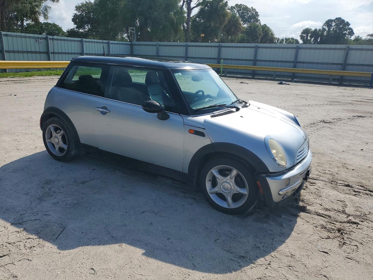 2002 Mini Cooper Silver vin: WMWRC334X2TC37790