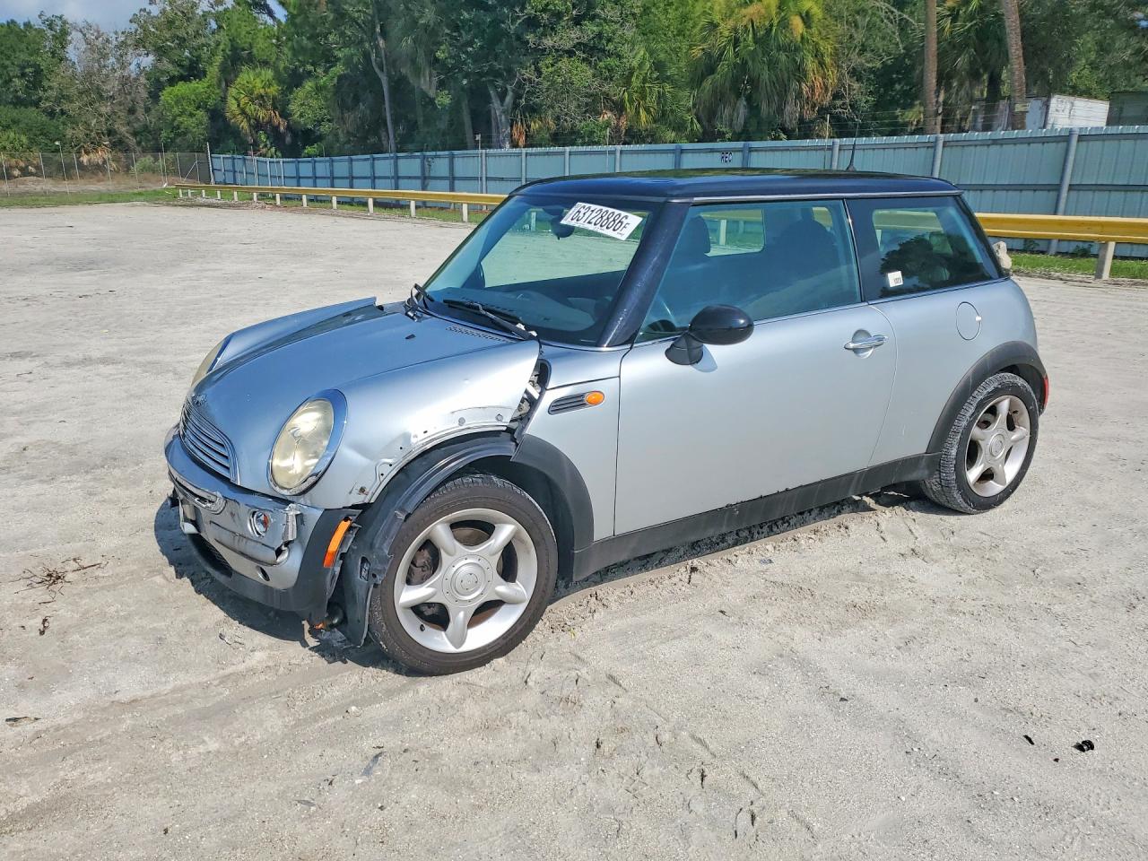 2002 Mini Cooper Silver vin: WMWRC334X2TC37790