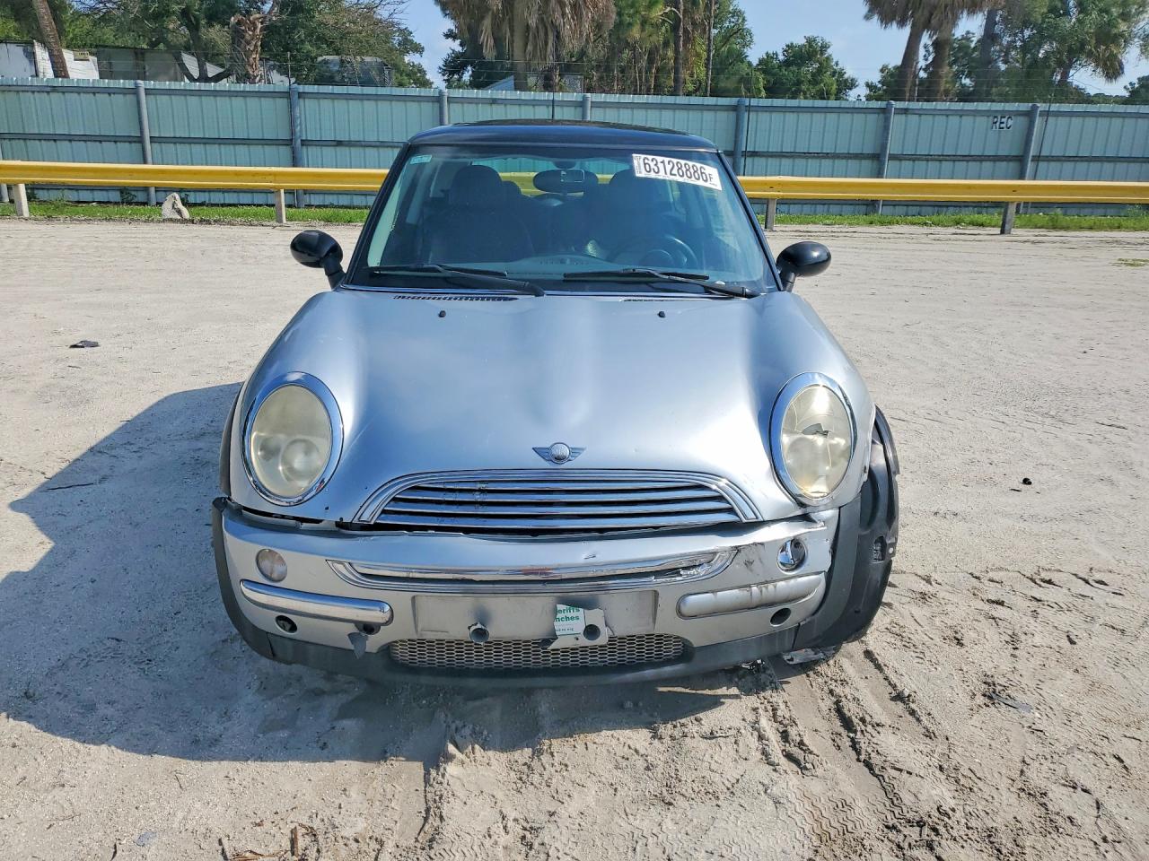 2002 Mini Cooper Silver vin: WMWRC334X2TC37790