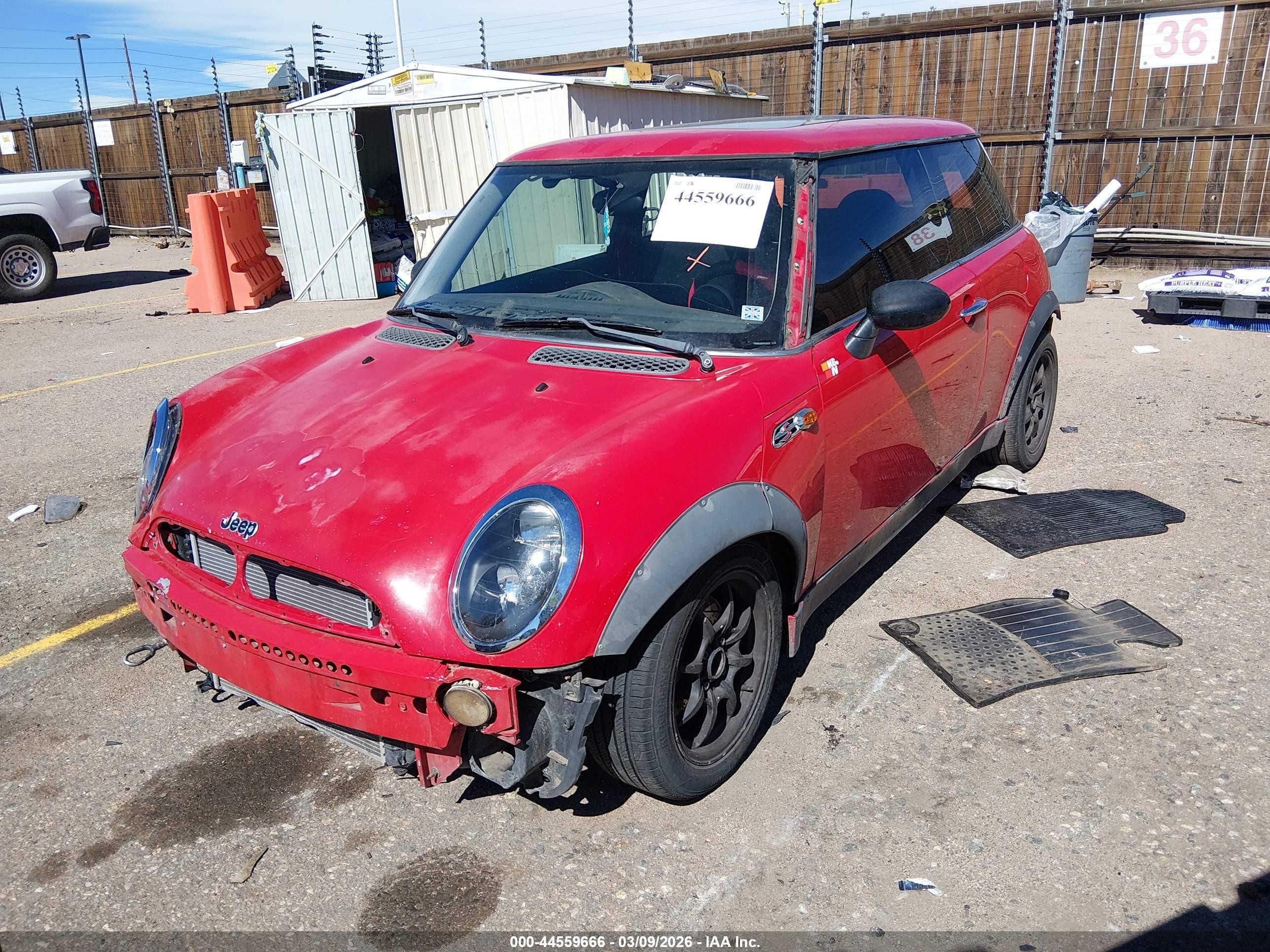 2003 Mini Cooper   Red vin: WMWRC334X3TC44238