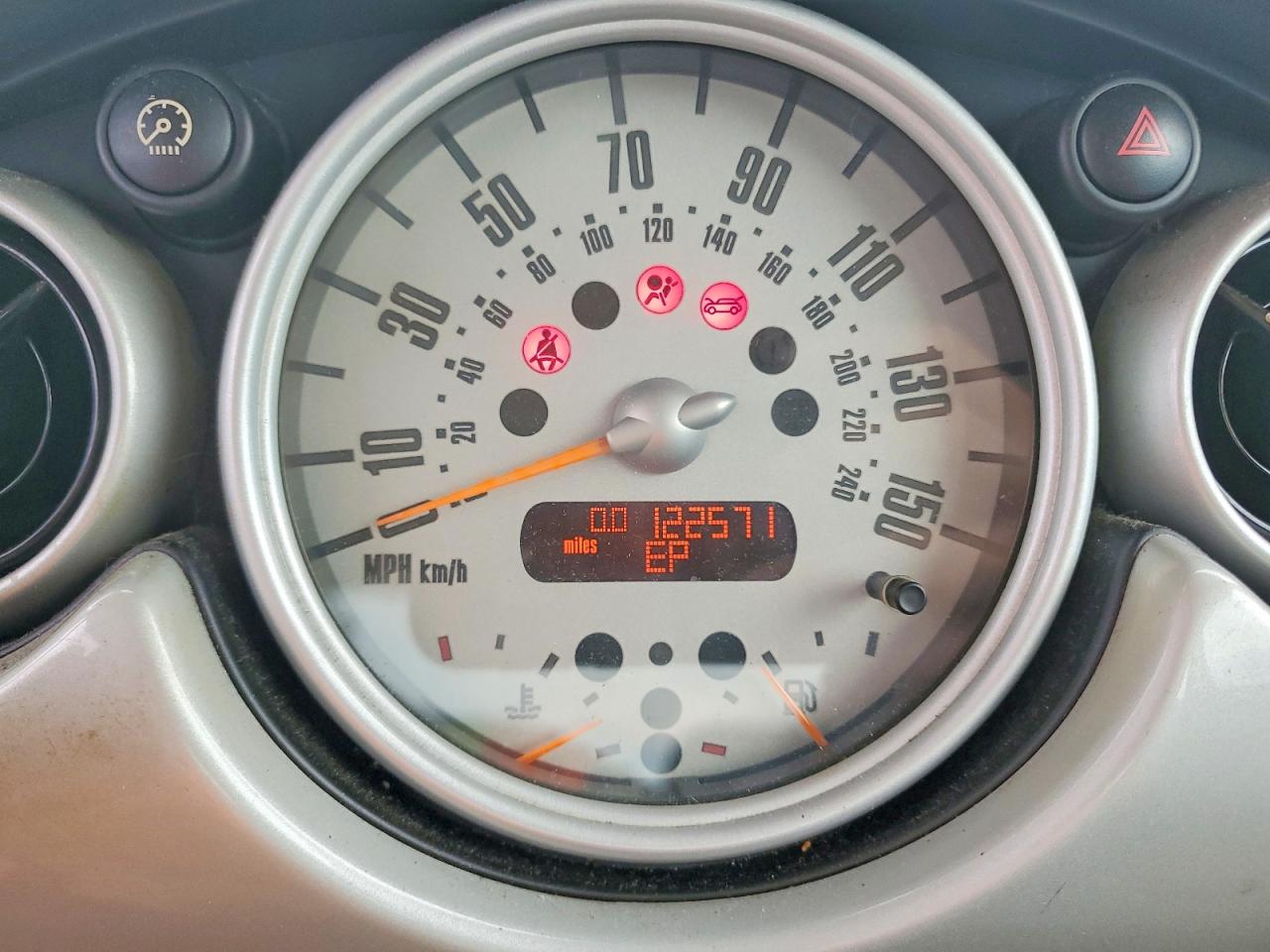 2003 Mini Cooper Cream vin: WMWRC334X3TE13318