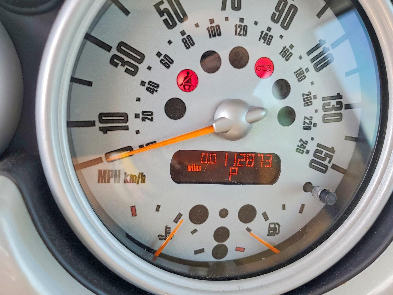 2004 Mini Cooper Gold vin: WMWRC334X4TJ53338