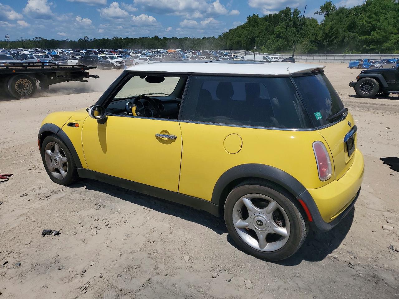 2005 Mini Cooper Yellow vin: WMWRC33505TJ69008
