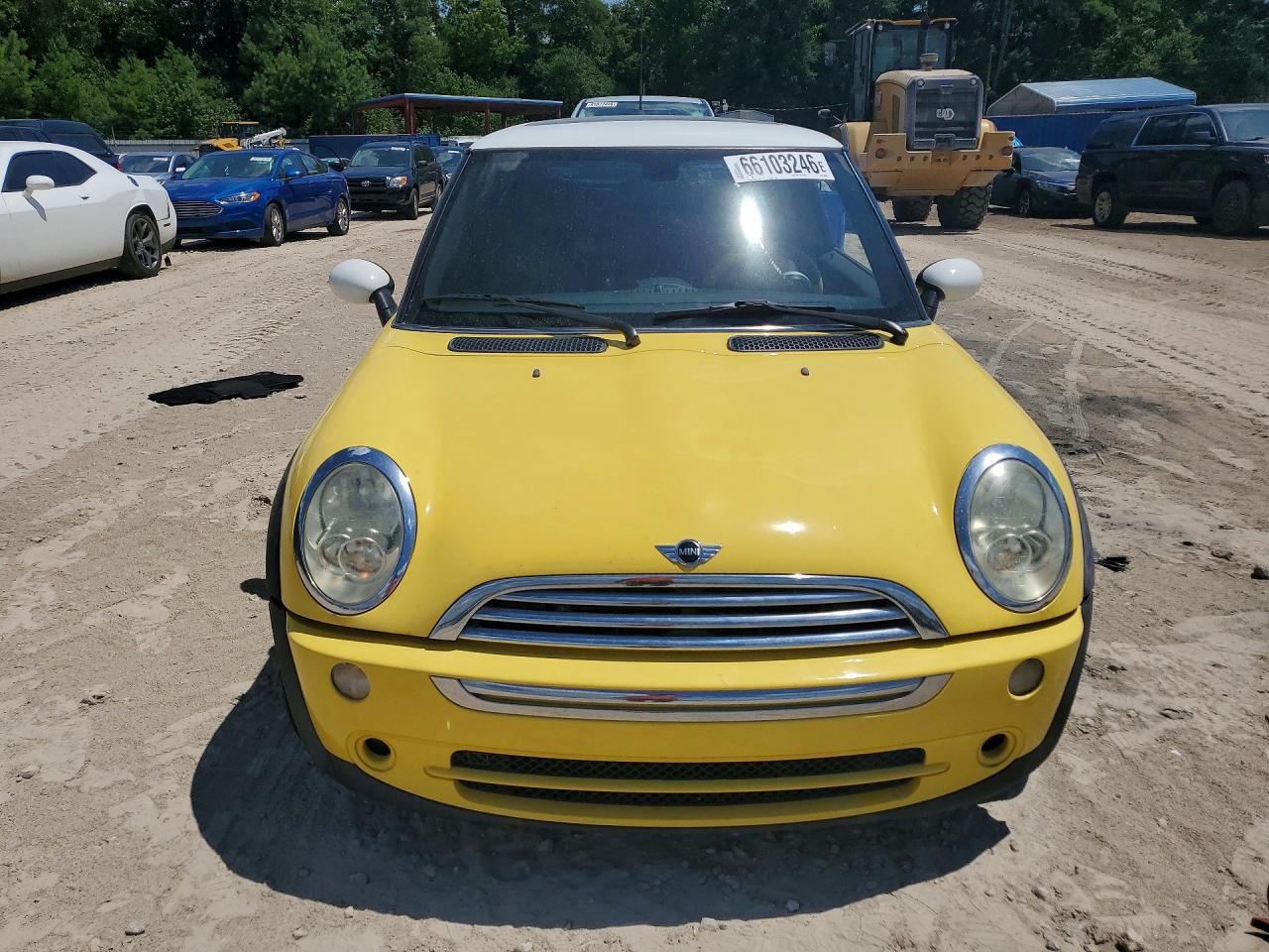 2005 Mini Cooper Yellow vin: WMWRC33505TJ69008