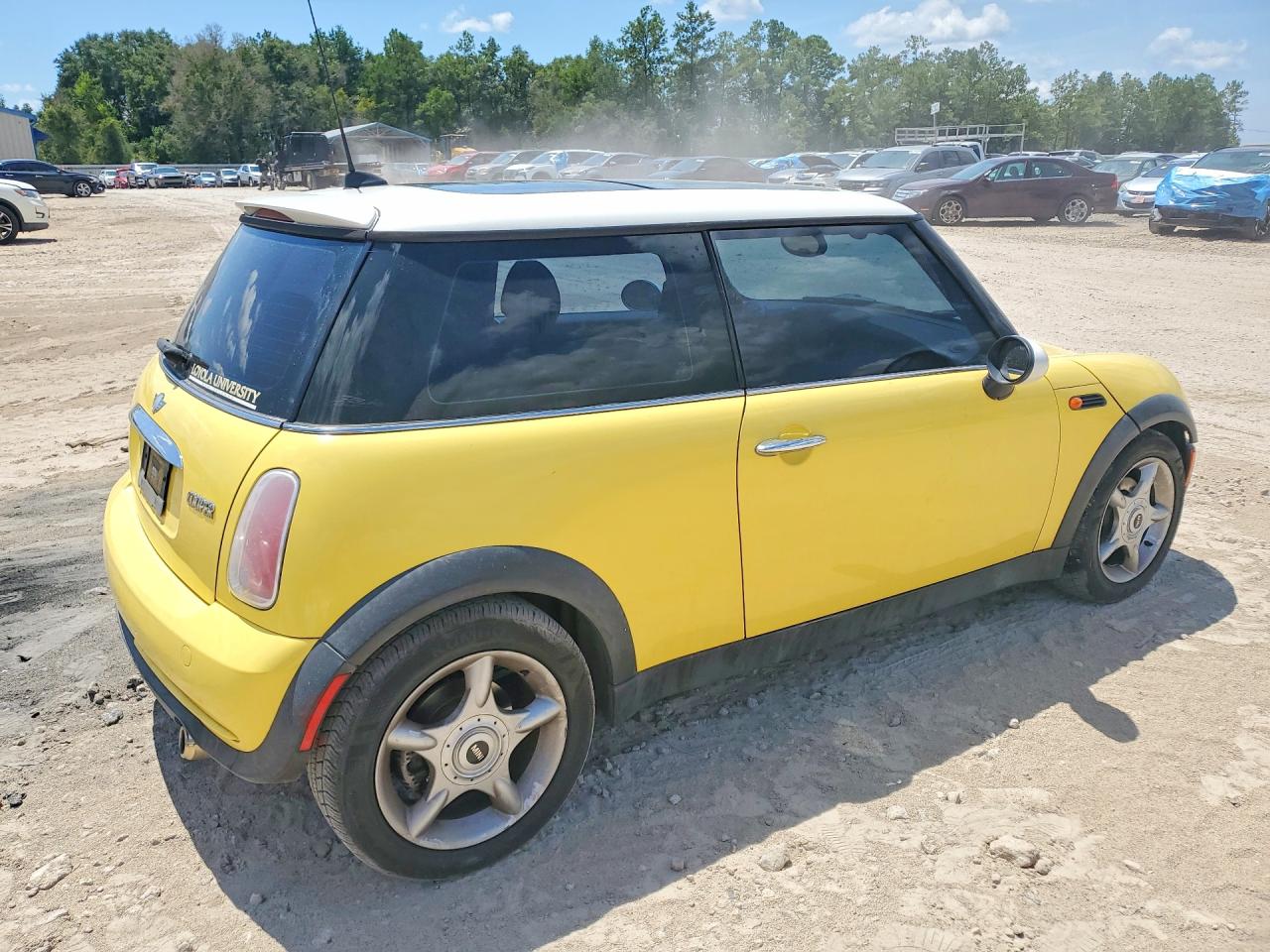 2005 Mini Cooper Yellow vin: WMWRC33505TJ69008