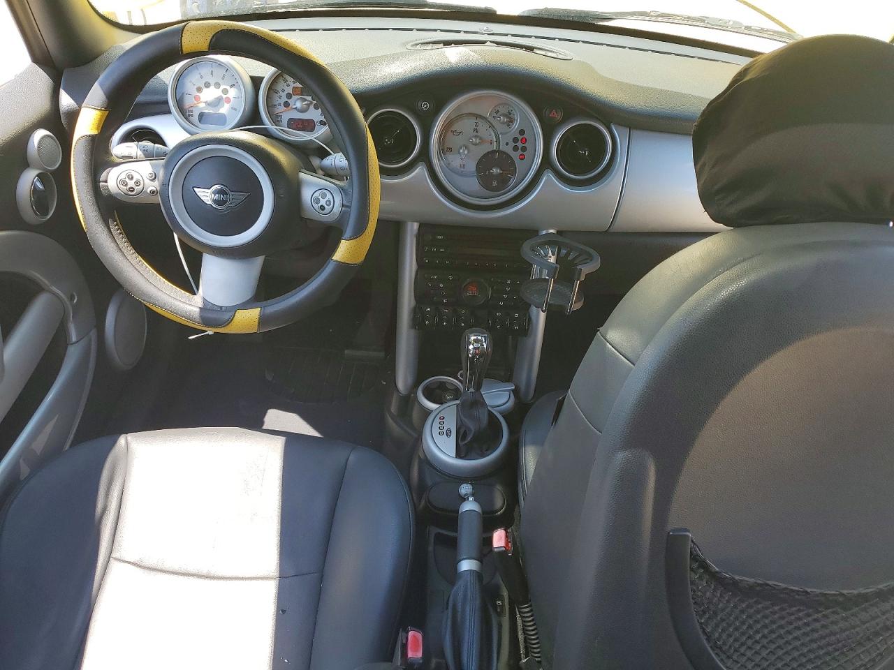 2005 Mini Cooper Yellow vin: WMWRC33505TJ69008